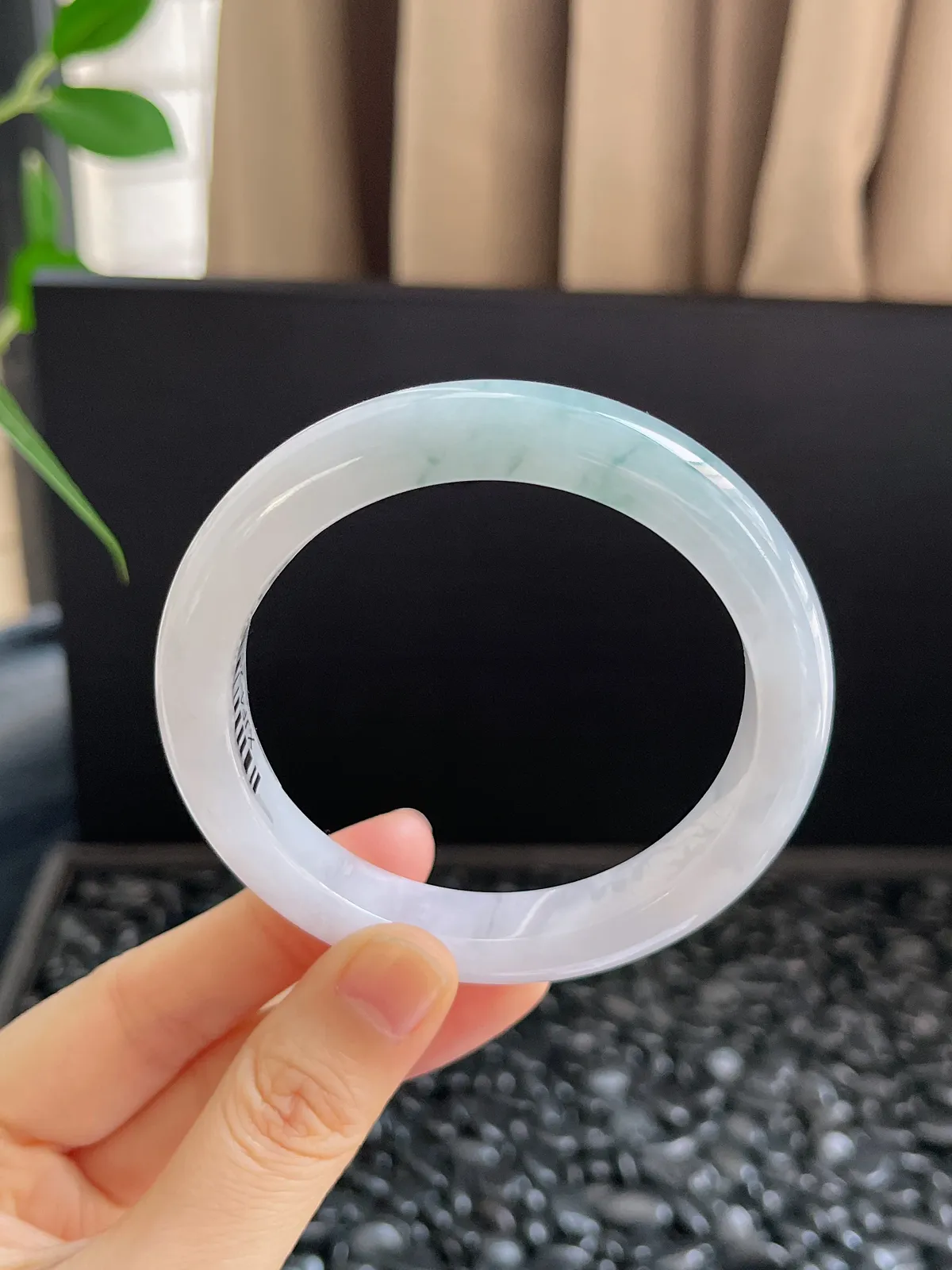 正圈57圈口，翡翠冰糯种飘花手镯