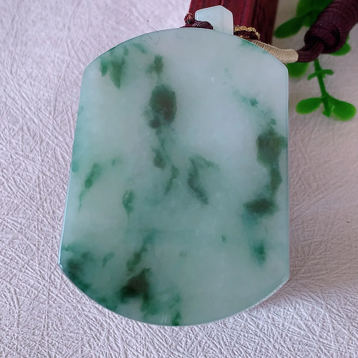 自然光实拍，冰润飘花翡翠平安无事牌吊坠，平平安安，无事牌翠色灵动，佩戴平安时尚！#46.2