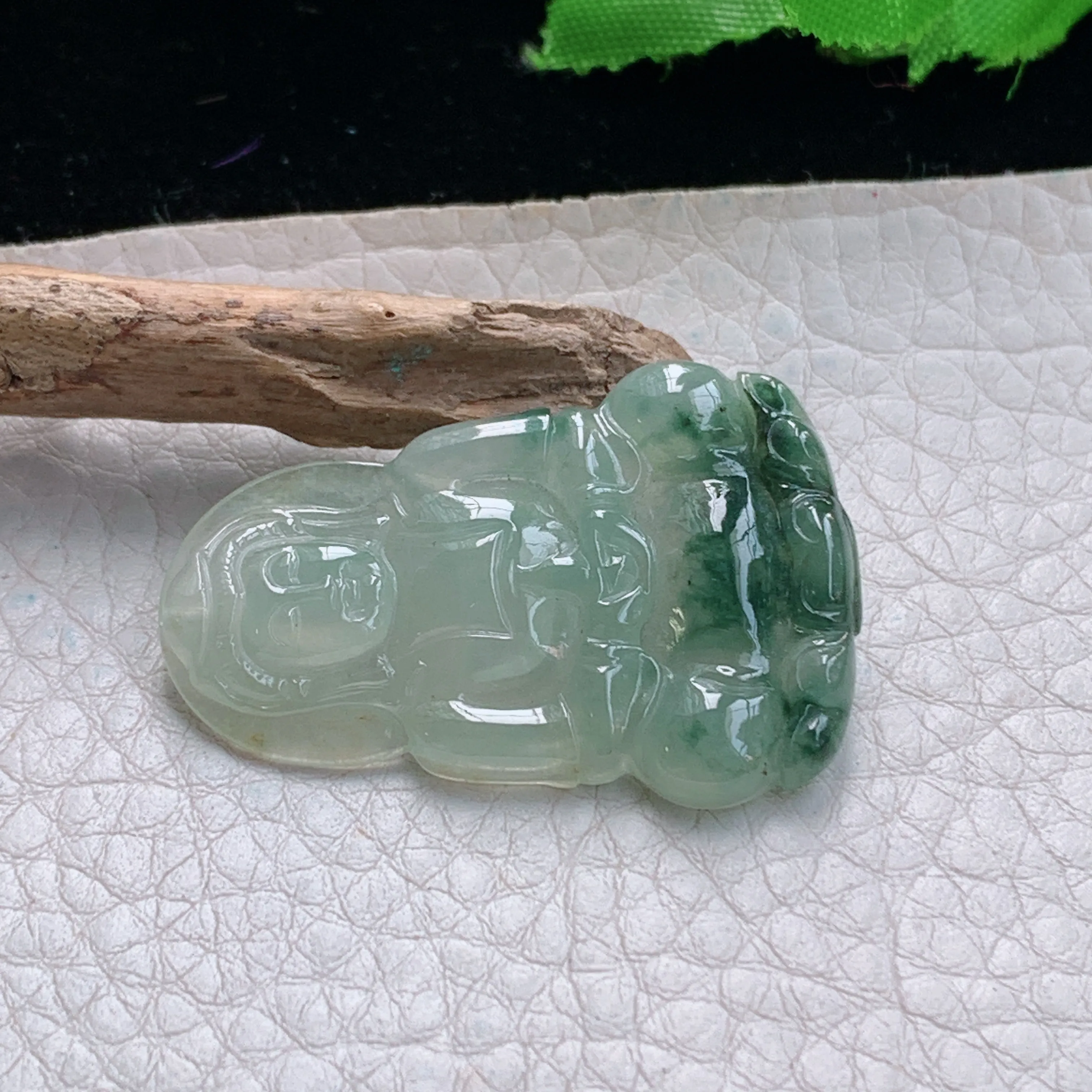 ajj实拍38.8*26.5*3.8缅甸翡翠飘花小观音吊坠