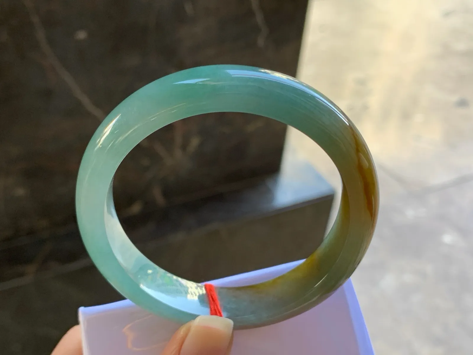 57-13.3-8.3

黄翡手镯^_^颜色鲜艳 玉质温润