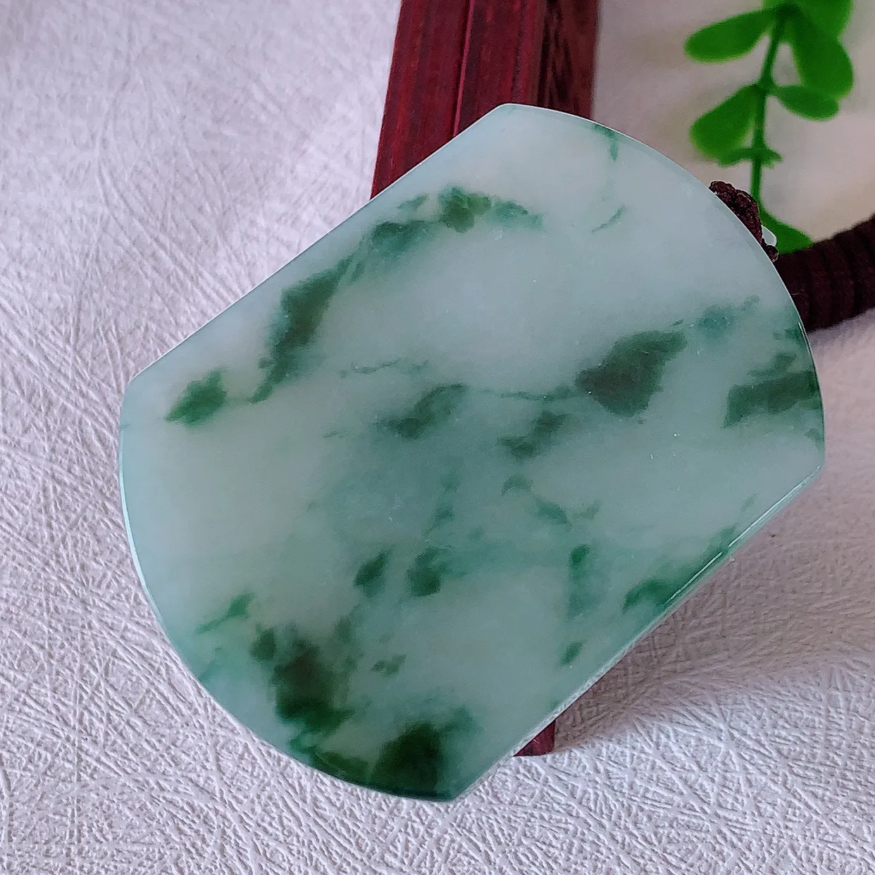 自然光实拍，冰润飘花翡翠平安无事牌吊坠，平平安安，无事牌翠色灵动，佩戴平安时尚！#46.2