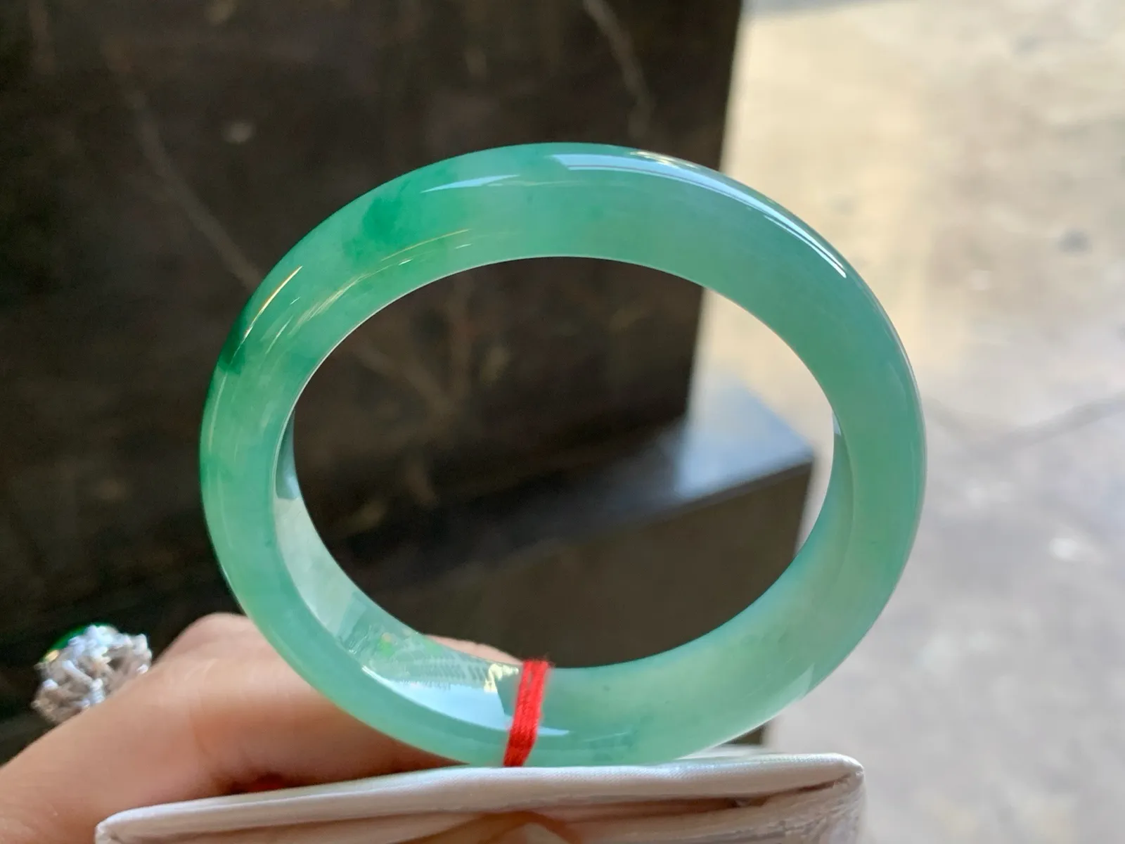 55-12-8.5

晴绿飘花手镯^_^清新