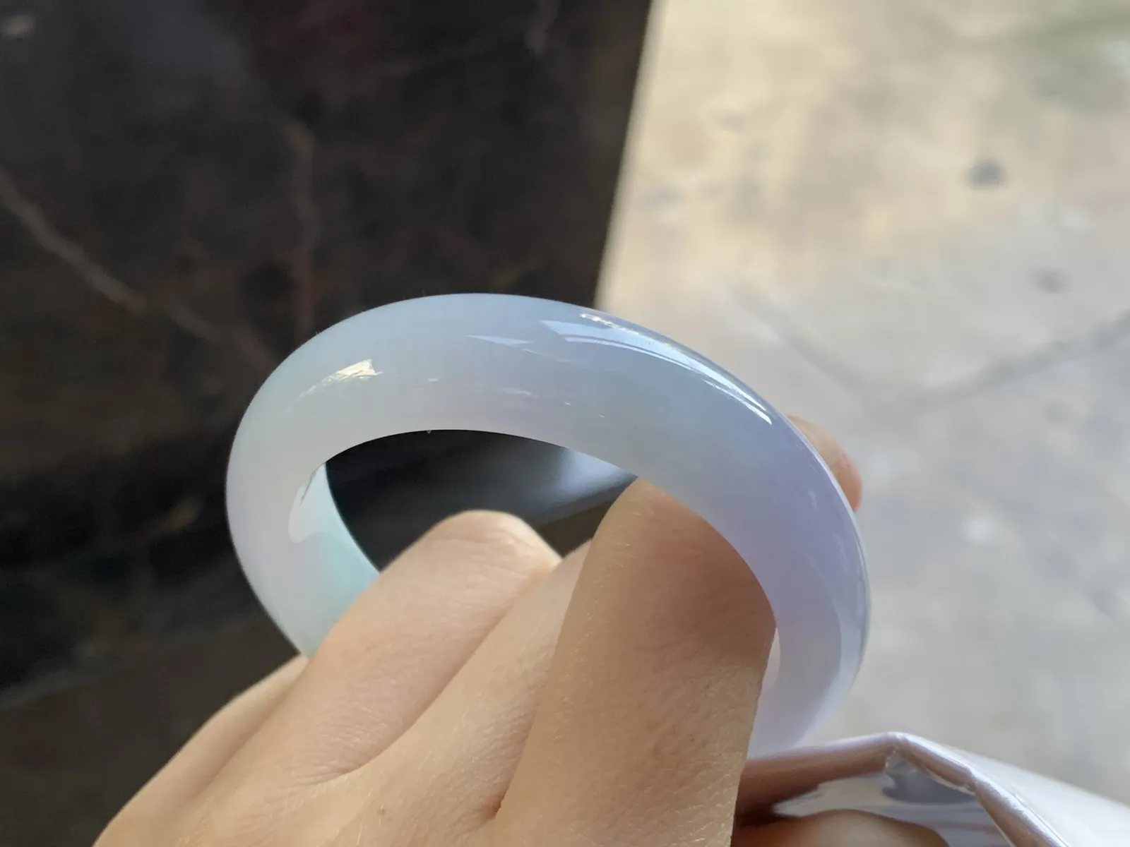 细糯贵妃镯
尺寸：53-12-7.5mm
肉质细腻 正圈50 51可以戴