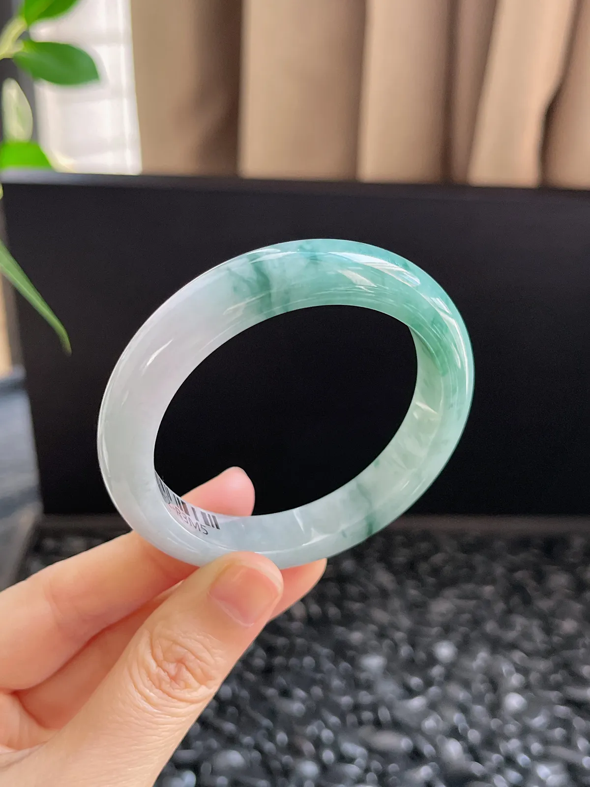 正圈51.1圈口，翡翠糯化种飘绿手镯