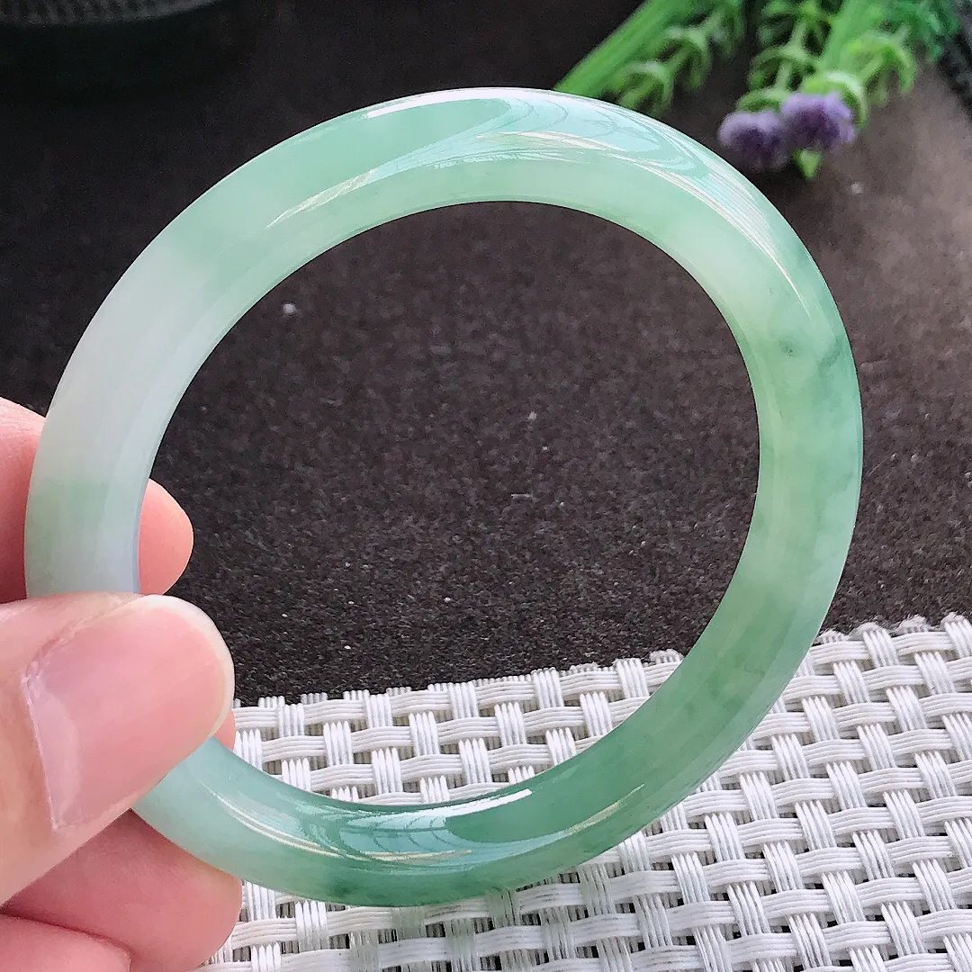 实拍A货翡翠53.5/8.6/8.5老坑冰胶水灵冰飘花圆条手镯翡翠玉镯手环