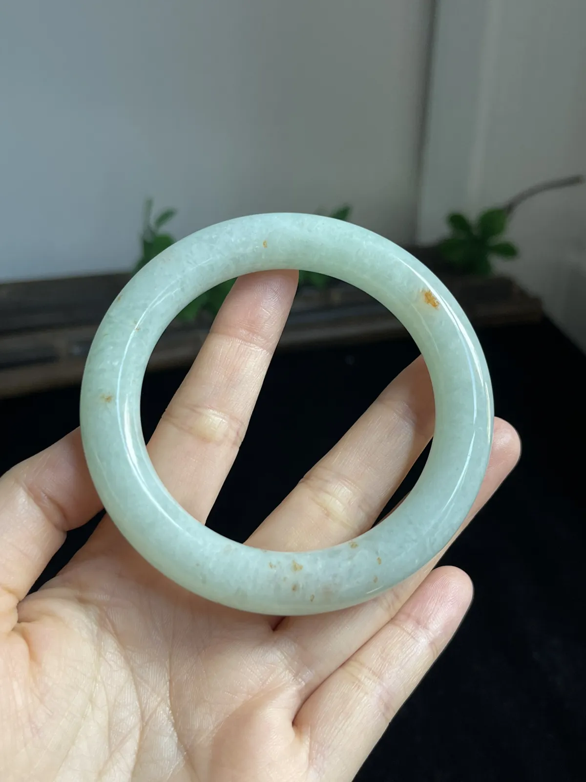 圆镯57圈口，翡翠糯化种绿色手镯