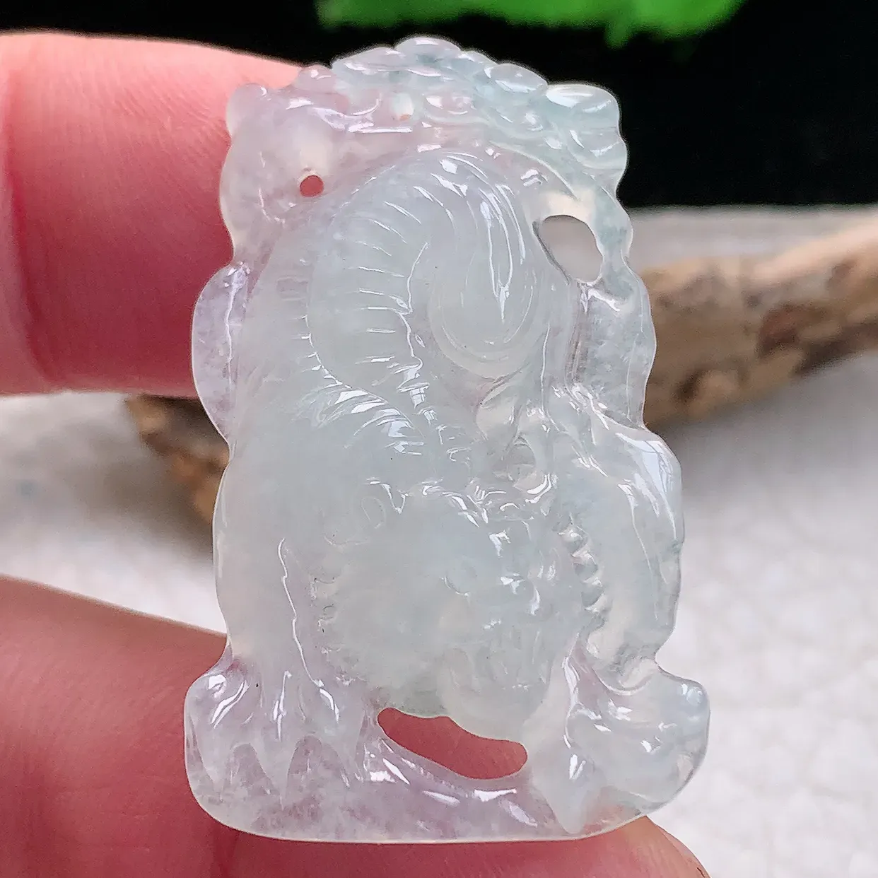 ajj实拍40.5*24.5*5,6缅甸翡翠精雕冰纯立体下山虎 虎牌玉项坠 玉挂件