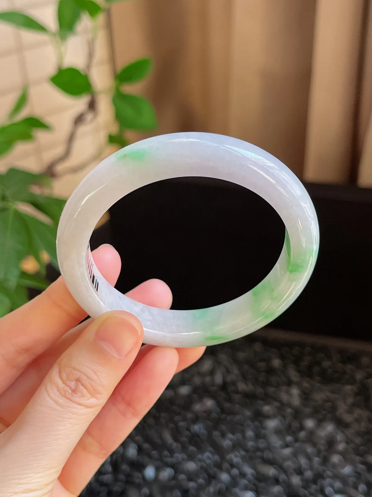 正圈54.1圈口，翡翠糯化种飘绿手镯