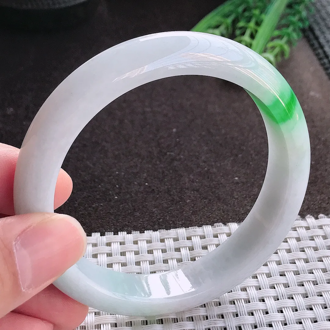 实拍A货翡翠60/12.8/8.5老坑精美温润飘翠阳绿手镯宽边玉镯手环
