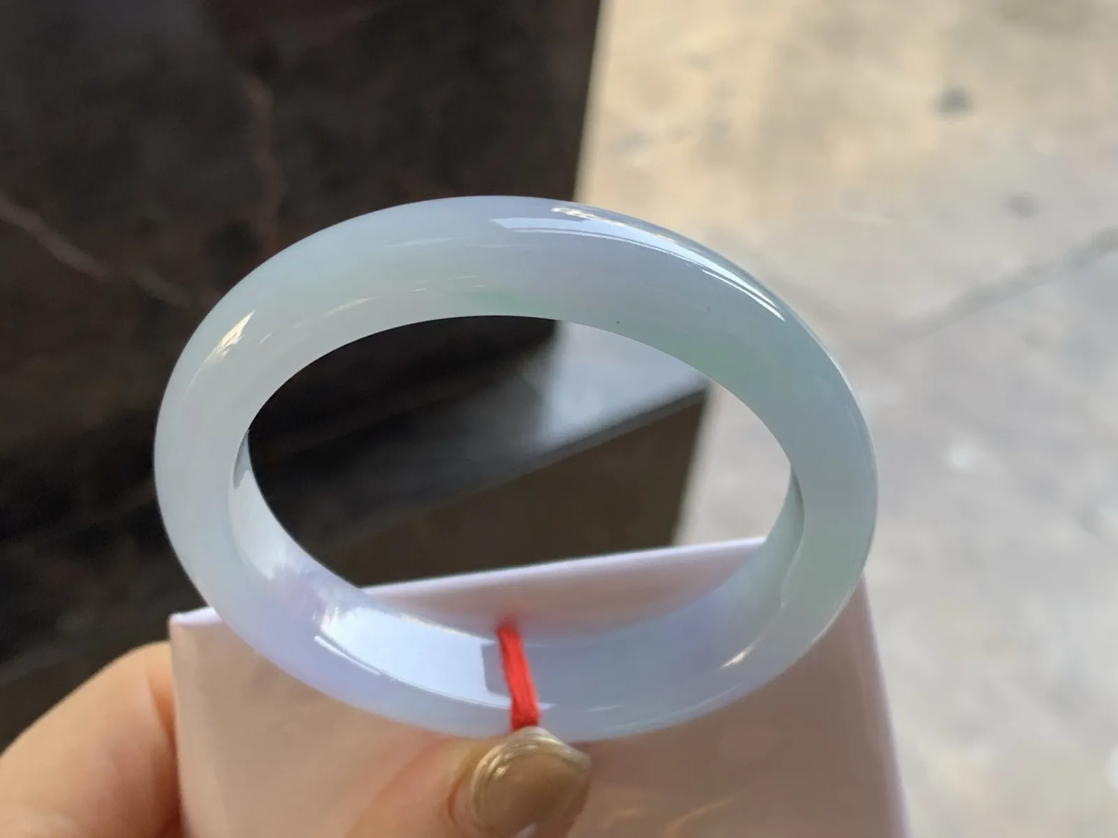 细糯贵妃镯
尺寸：53-12-7.5mm
肉质细腻 正圈50 51可以戴