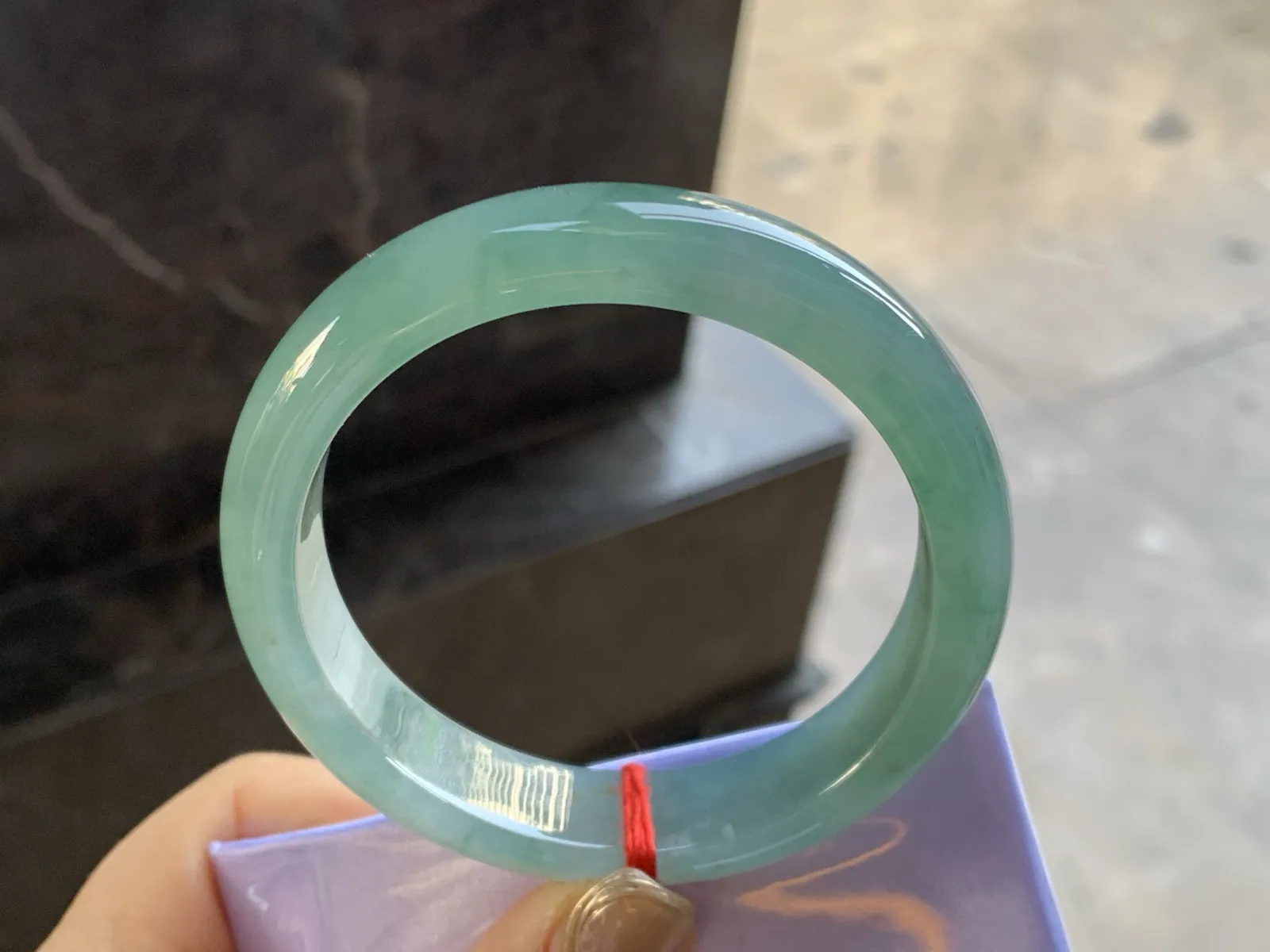 晴水手镯
尺寸：56.5-12.5-8mm
种水好 底色浓郁漂亮