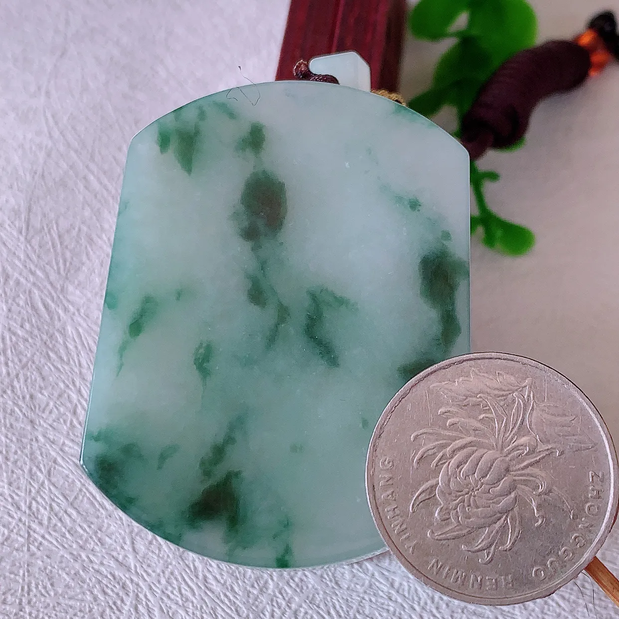 自然光实拍，冰润飘花翡翠平安无事牌吊坠，平平安安，无事牌翠色灵动，佩戴平安时尚！#46.2