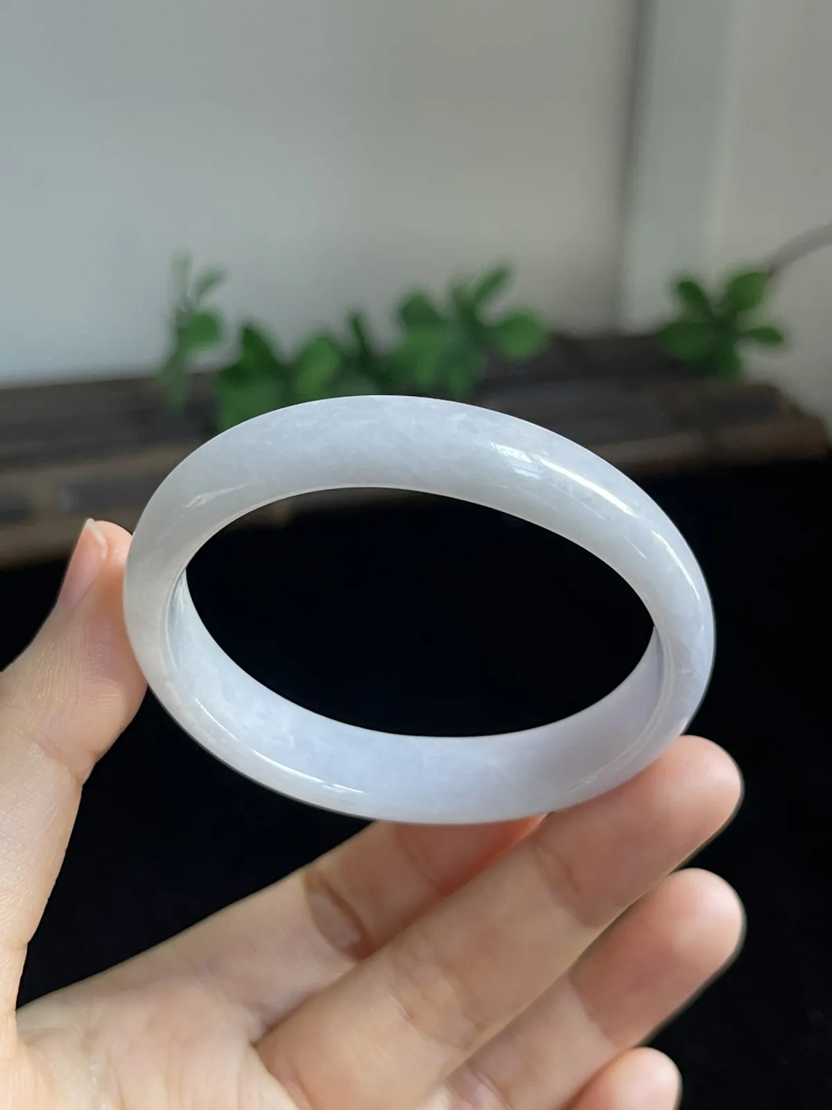 贵妃镯52.2圈口，翡翠手镯