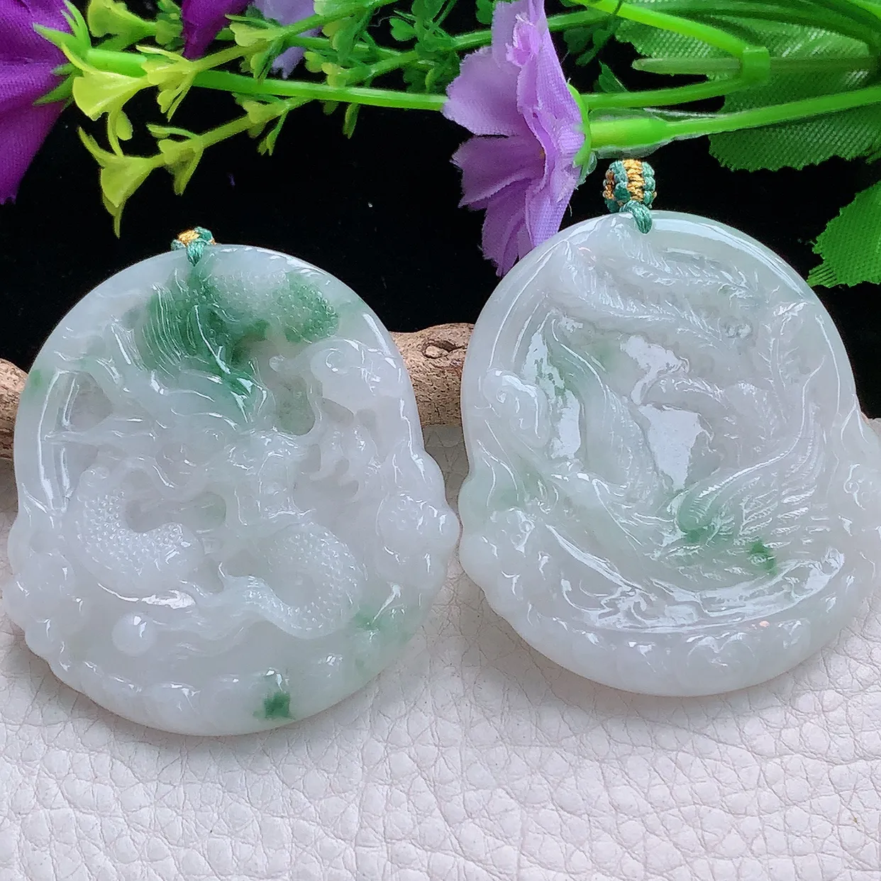 yn实拍53*48.8*5.2缅甸翡翠精雕飘花龙凤牌一对 龙凤呈祥玉项坠 玉挂件