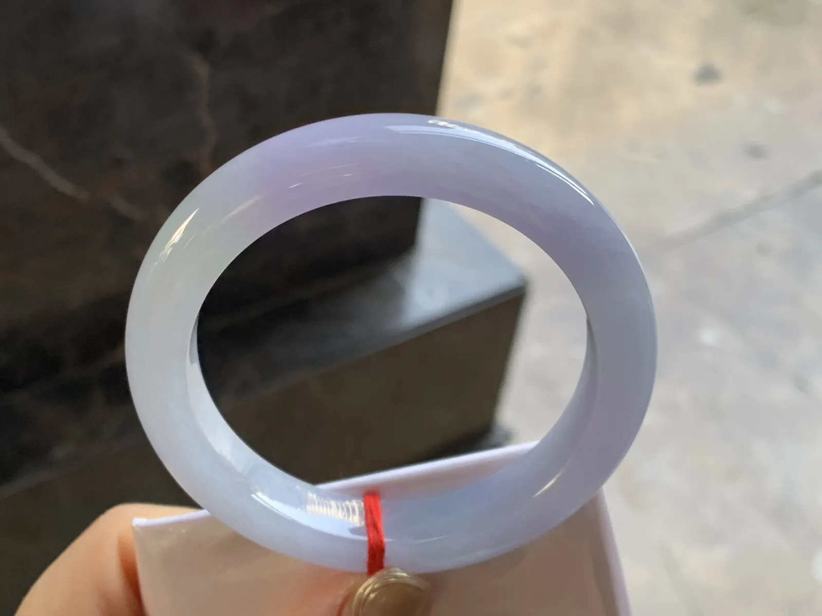 春色手镯
尺寸：56.5-11.7-9.2mm
水润清秀 上手漂亮