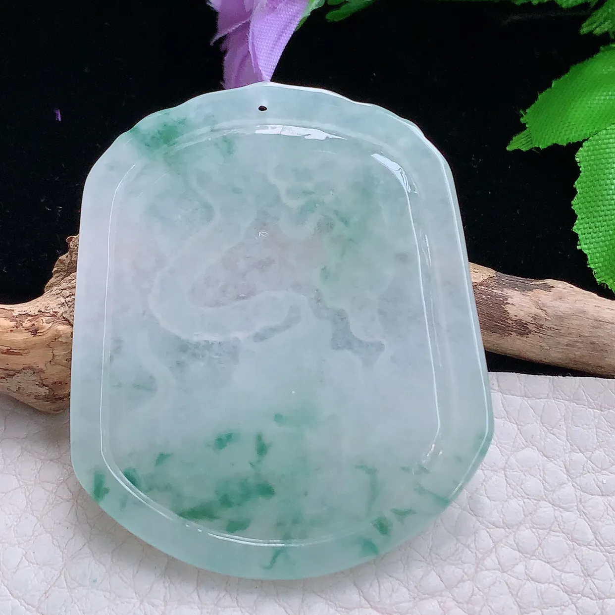 yn实拍54*45.5*4.8缅甸翡翠精雕冰飘花招财鼠生肖鼠玉项坠 玉挂件