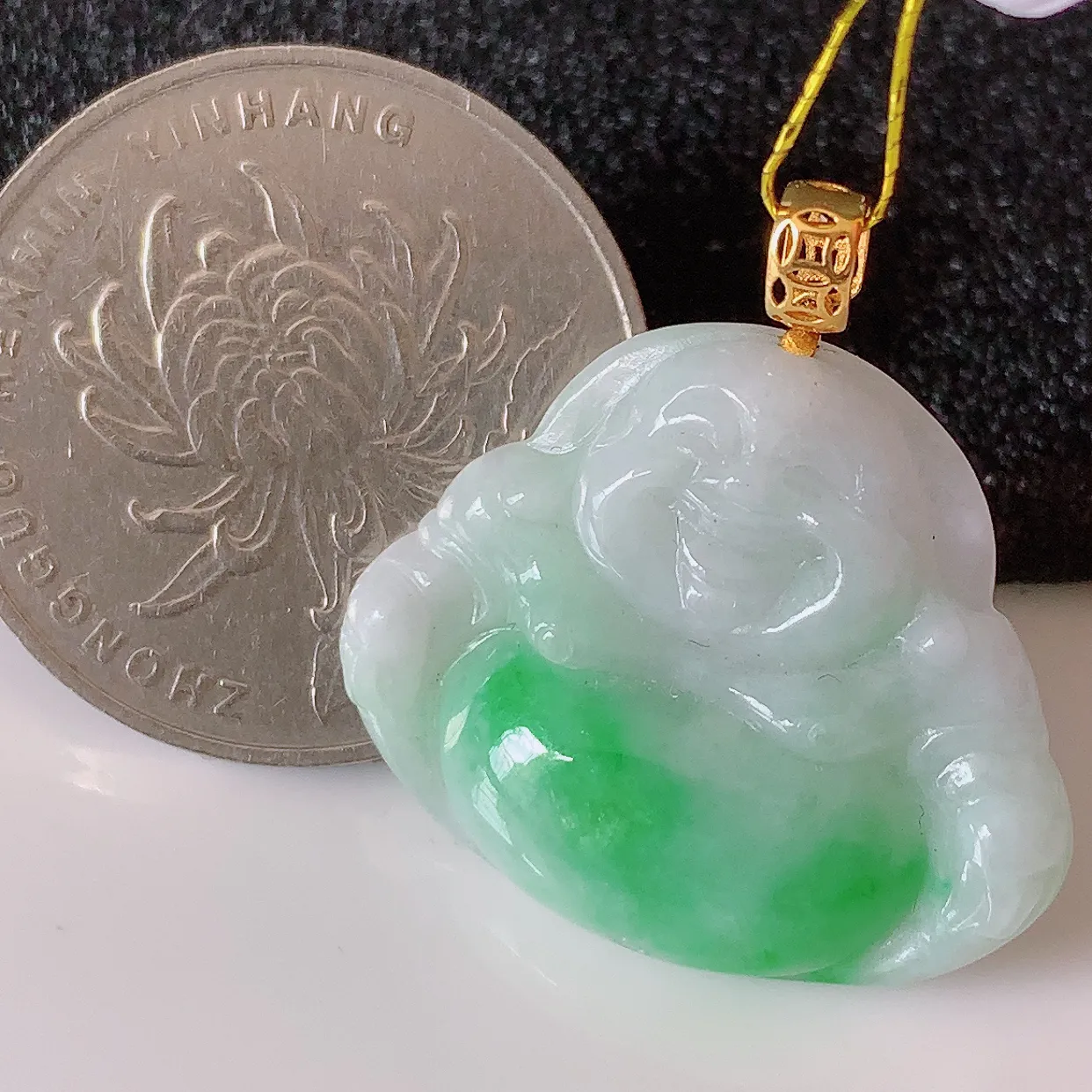 18K金镶嵌冰润飘绿翡翠佛公吊坠，玉笑佛，饱满，开脸喜庆，品佳品，配戴优雅迷人！#35.4