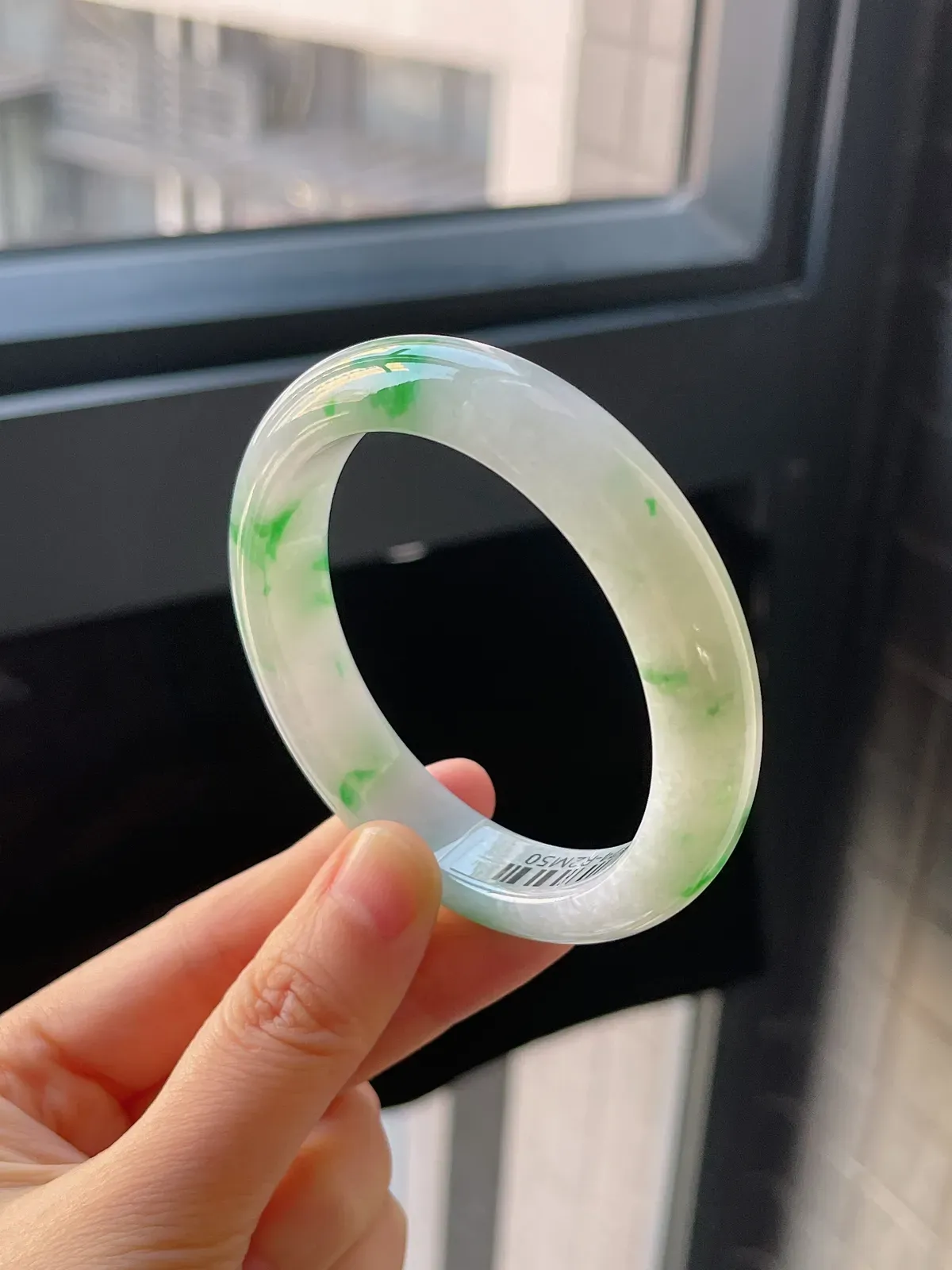 正圈55.7圈口，翡翠糯化种飘绿手镯