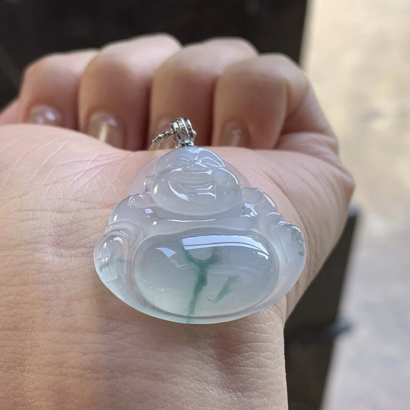 冰种飘花坐佛
一刀切 
种水优秀～