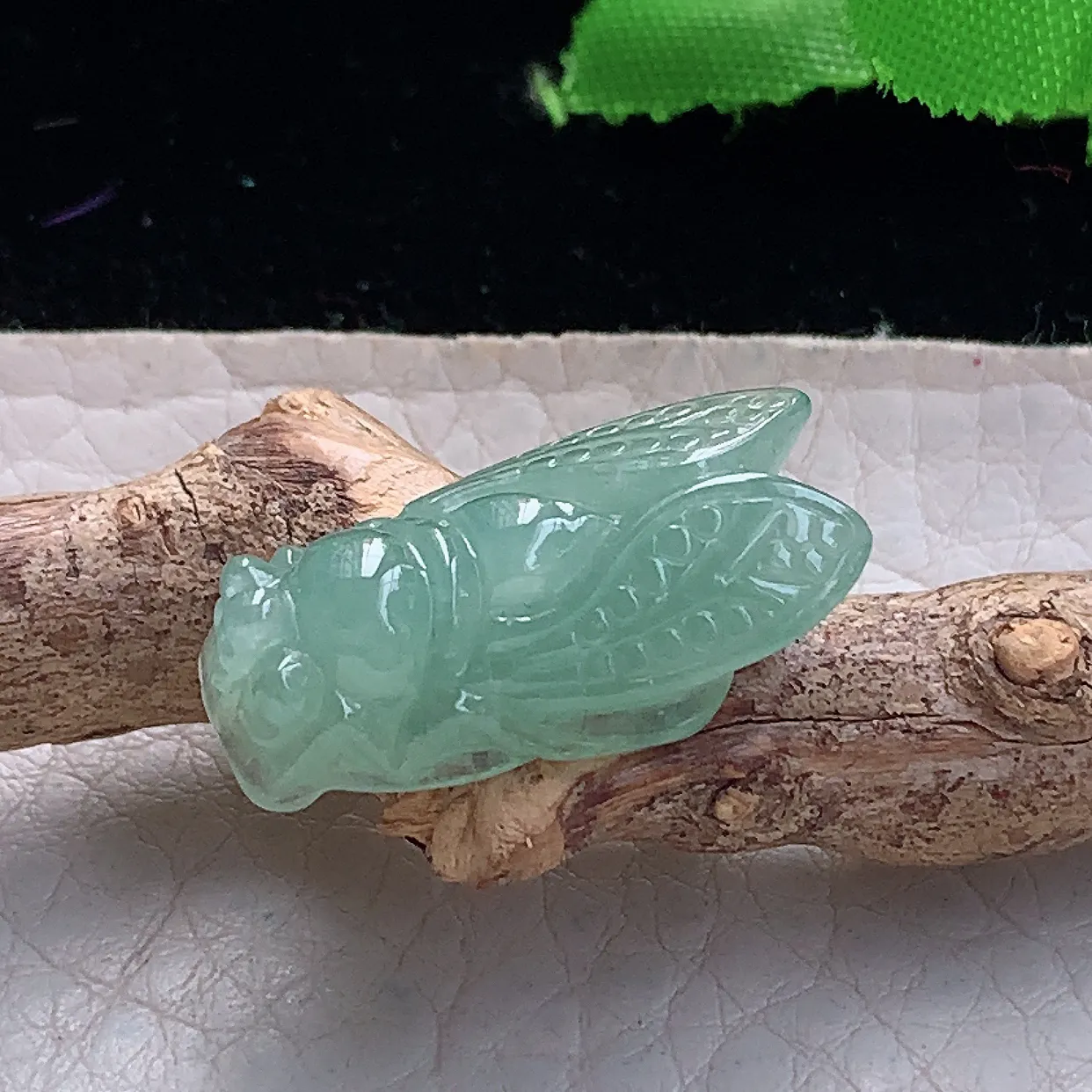 ajj实拍25*13*7.3缅甸翡翠精雕冰晴一鸣惊人 蝉玉项坠 玉挂件