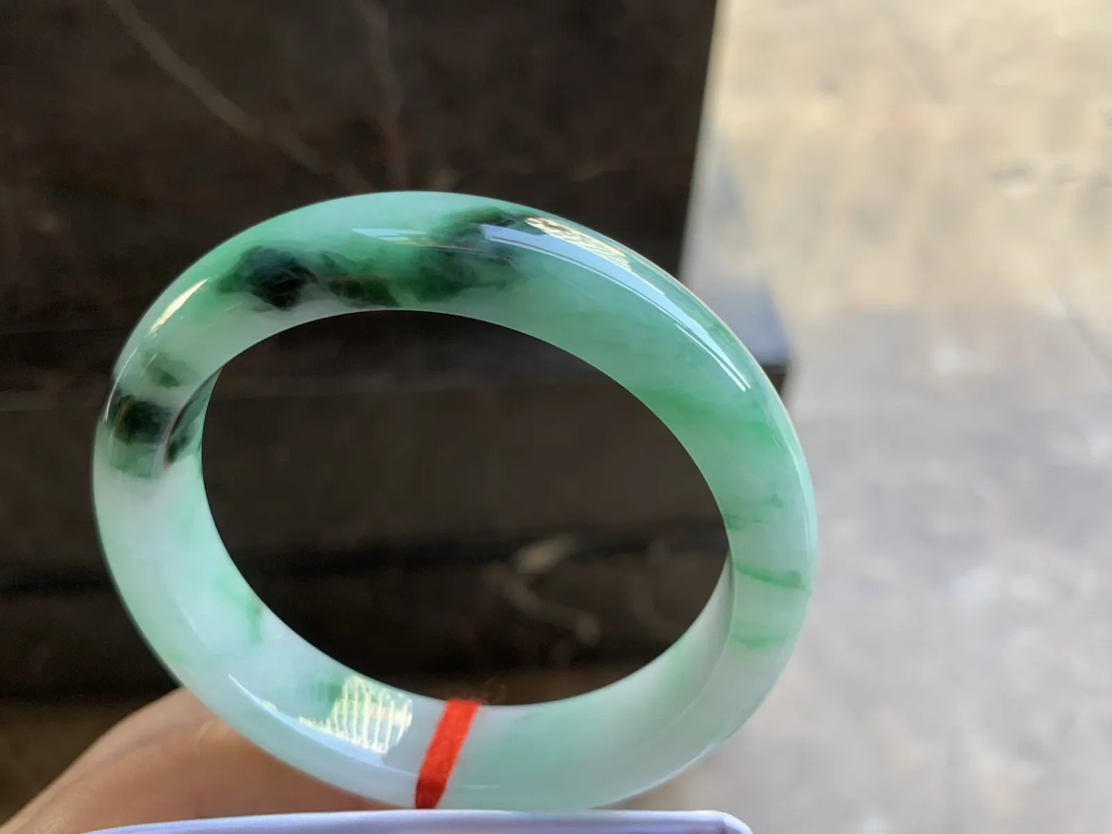 56.5-13.6-8.4mm
带色手镯 底子细腻 颜色漂亮 性价比推荐