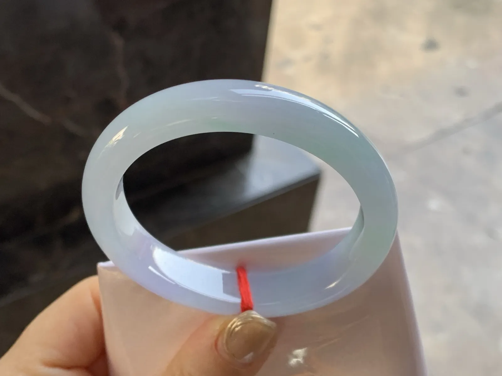 细糯贵妃镯
尺寸：53-12-7.5mm
肉质细腻 正圈50 51可以戴