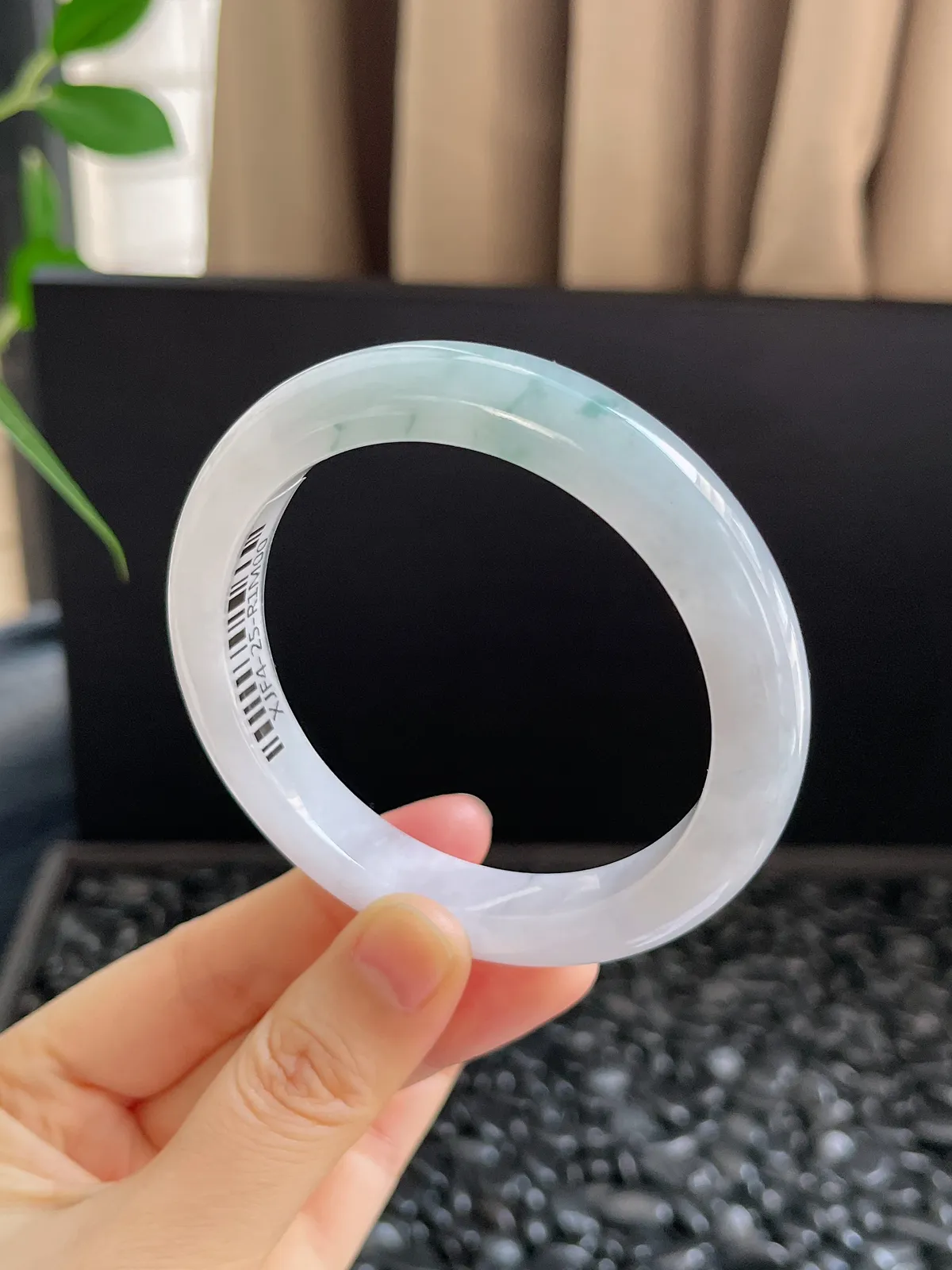 正圈57圈口，翡翠冰糯种飘花手镯