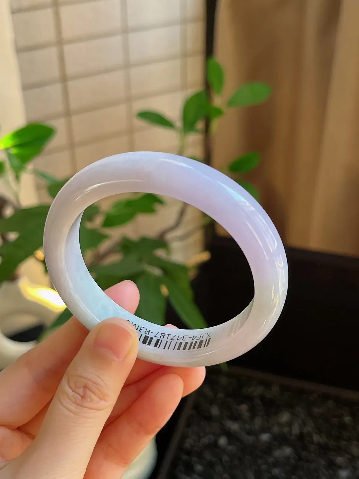 正圈56.7圈口，翡翠糯化种淡紫色手镯