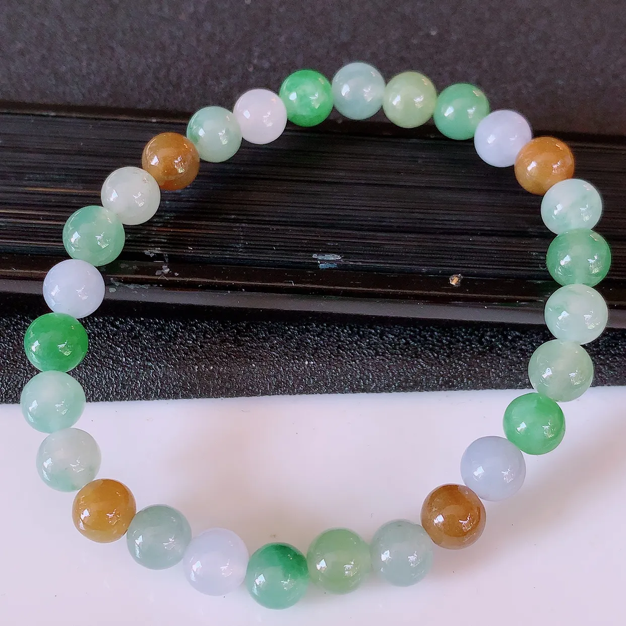 自然光实拍，冰多宝翡翠手链，多彩翡翠手串，颜色丰富，料子细腻，高档大气，自戴送礼佳品！#46.2取一尺寸6.8