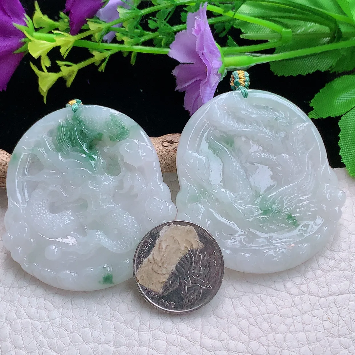 yn实拍53*48.8*5.2缅甸翡翠精雕飘花龙凤牌一对 龙凤呈祥玉项坠 玉挂件