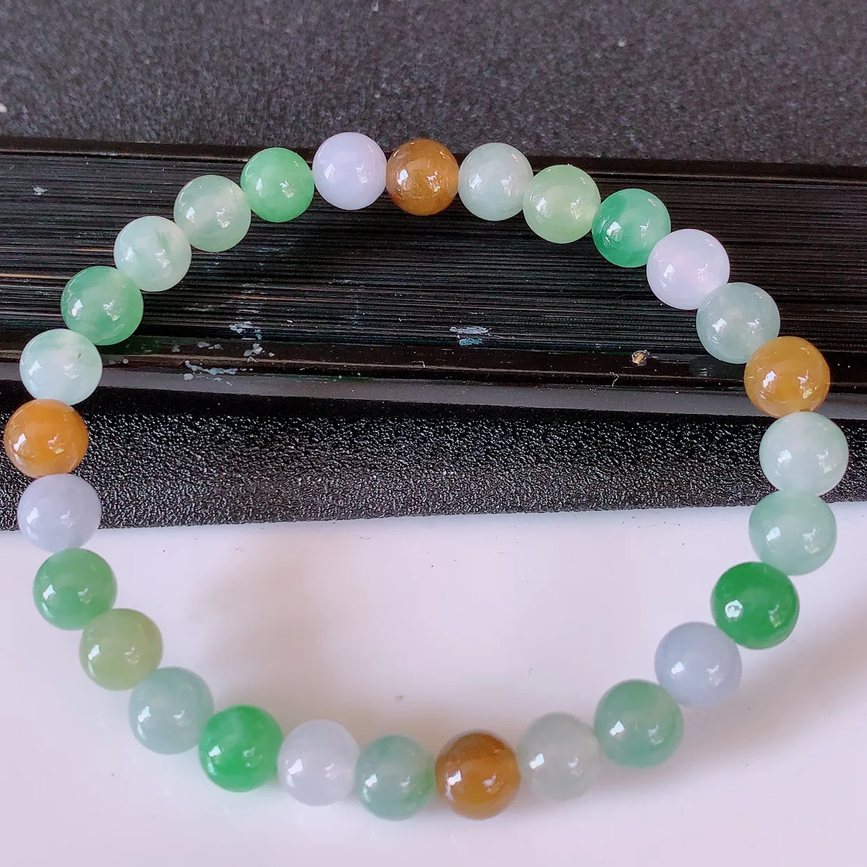 自然光实拍，冰多宝翡翠手链，多彩翡翠手串，颜色丰富，料子细腻，高档大气，自戴送礼佳品！#46.2取一尺寸6.8