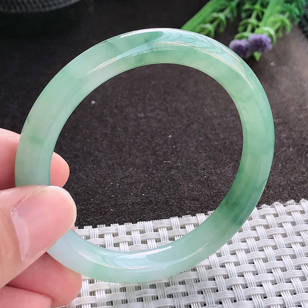 实拍A货翡翠53.5/8.6/8.5老坑冰胶水灵冰飘花圆条手镯翡翠玉镯手环