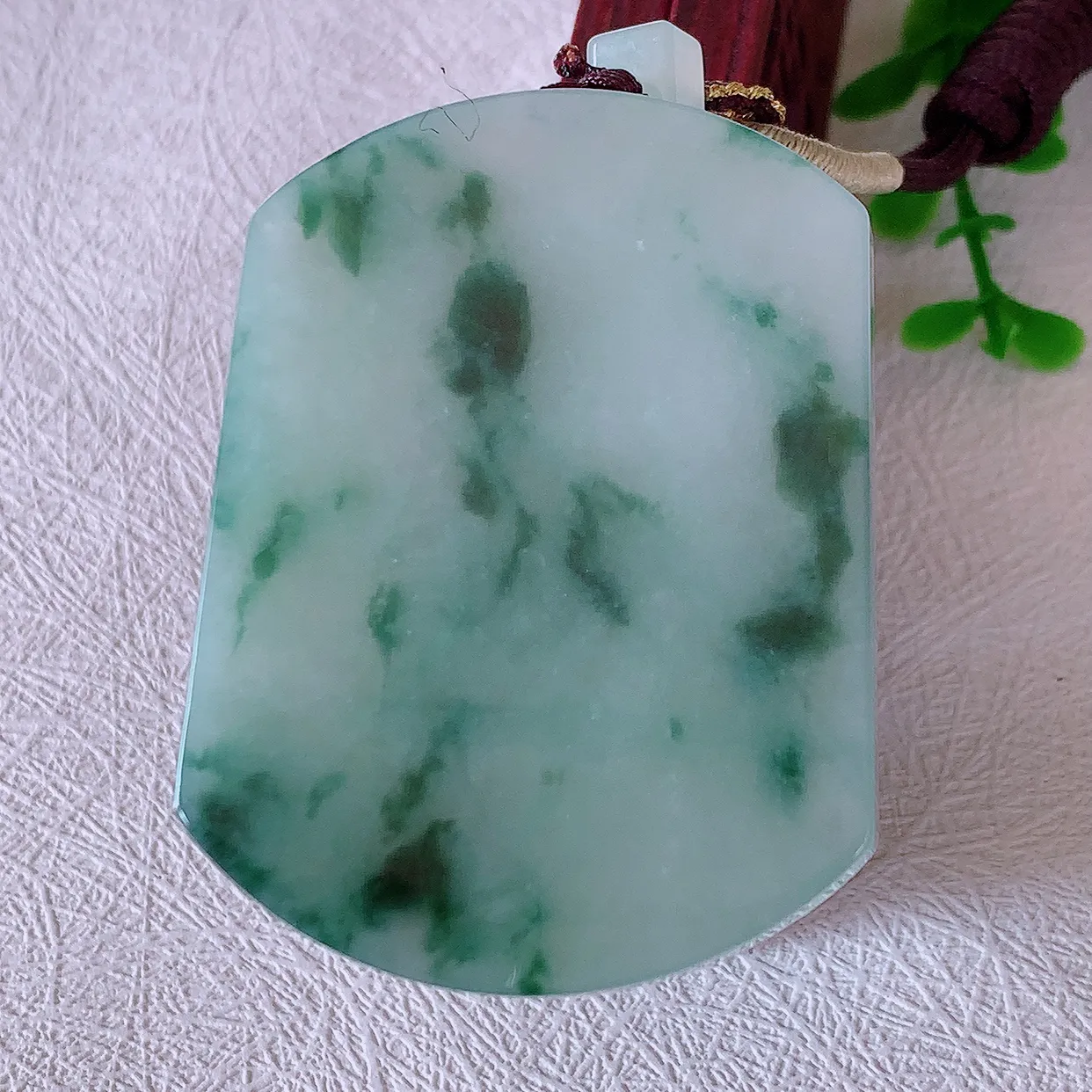 自然光实拍，冰润飘花翡翠平安无事牌吊坠，平平安安，无事牌翠色灵动，佩戴平安时尚！#46.2