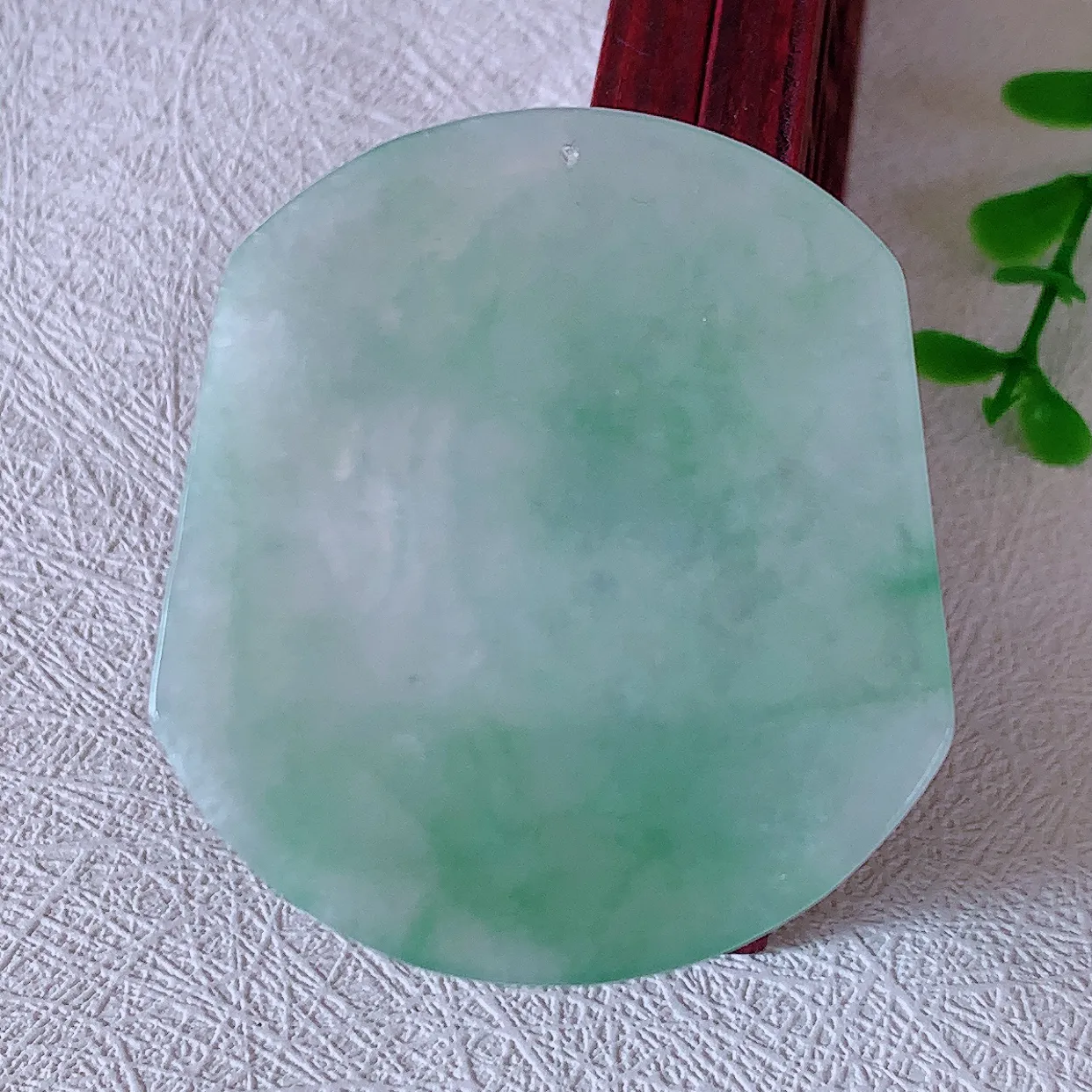 自然光实拍，冰飘花翡翠观音菩萨吊坠，赐福观音，玉润通透，慈祥端庄！#46.2