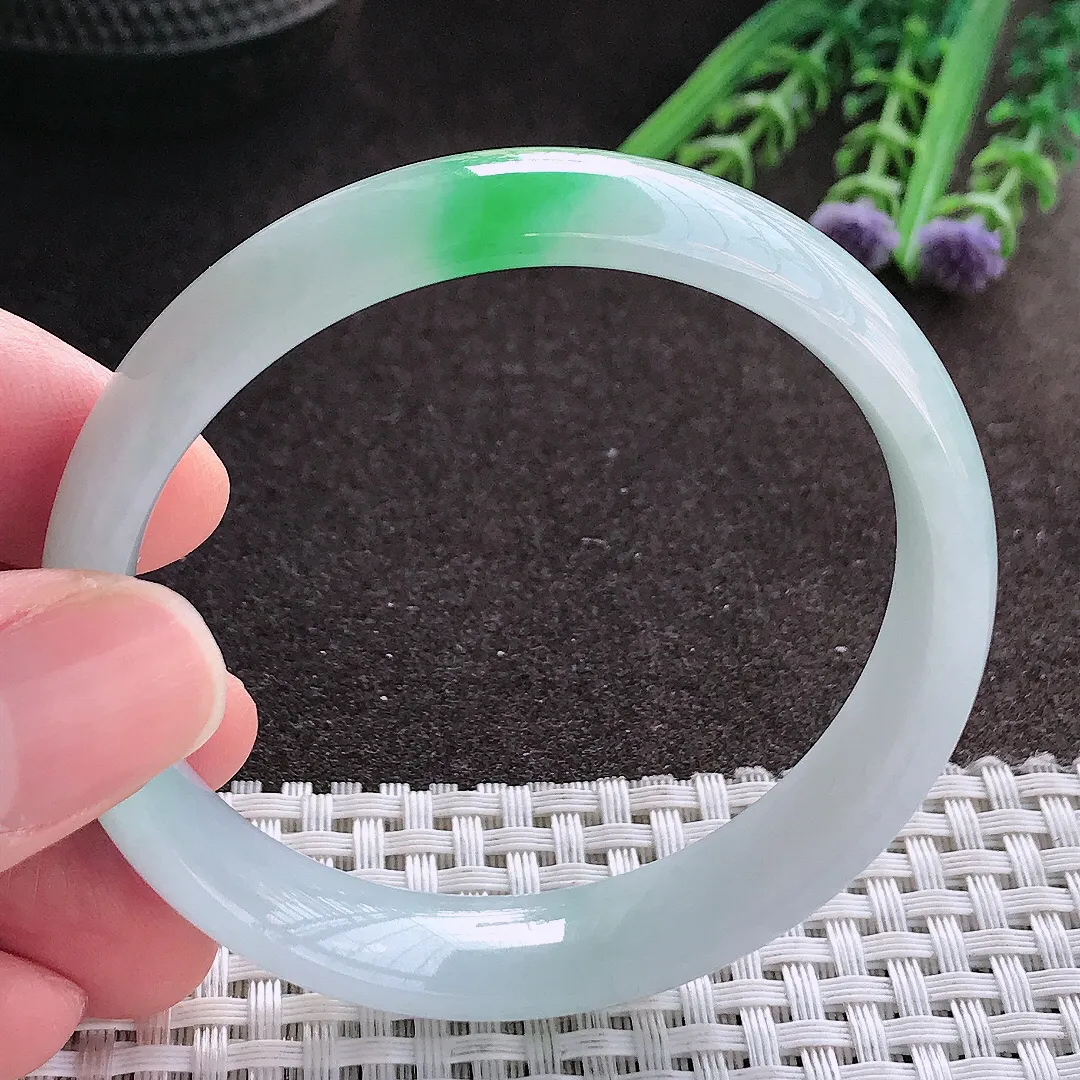 实拍A货翡翠54.8/12.3/6.3老坑精美冰润飘阳绿手镯宽边玉镯手环