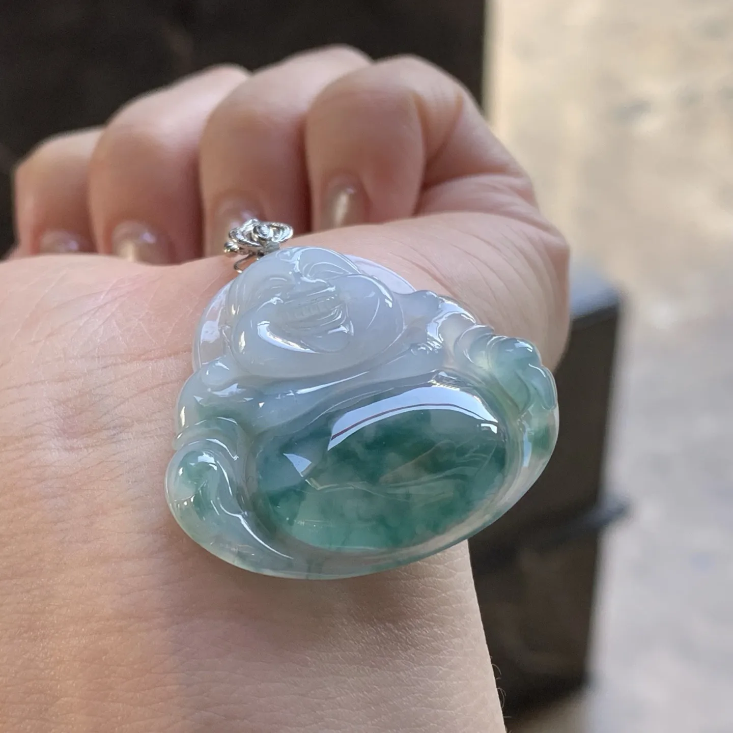 糯种飘花坐佛
笑口常开～