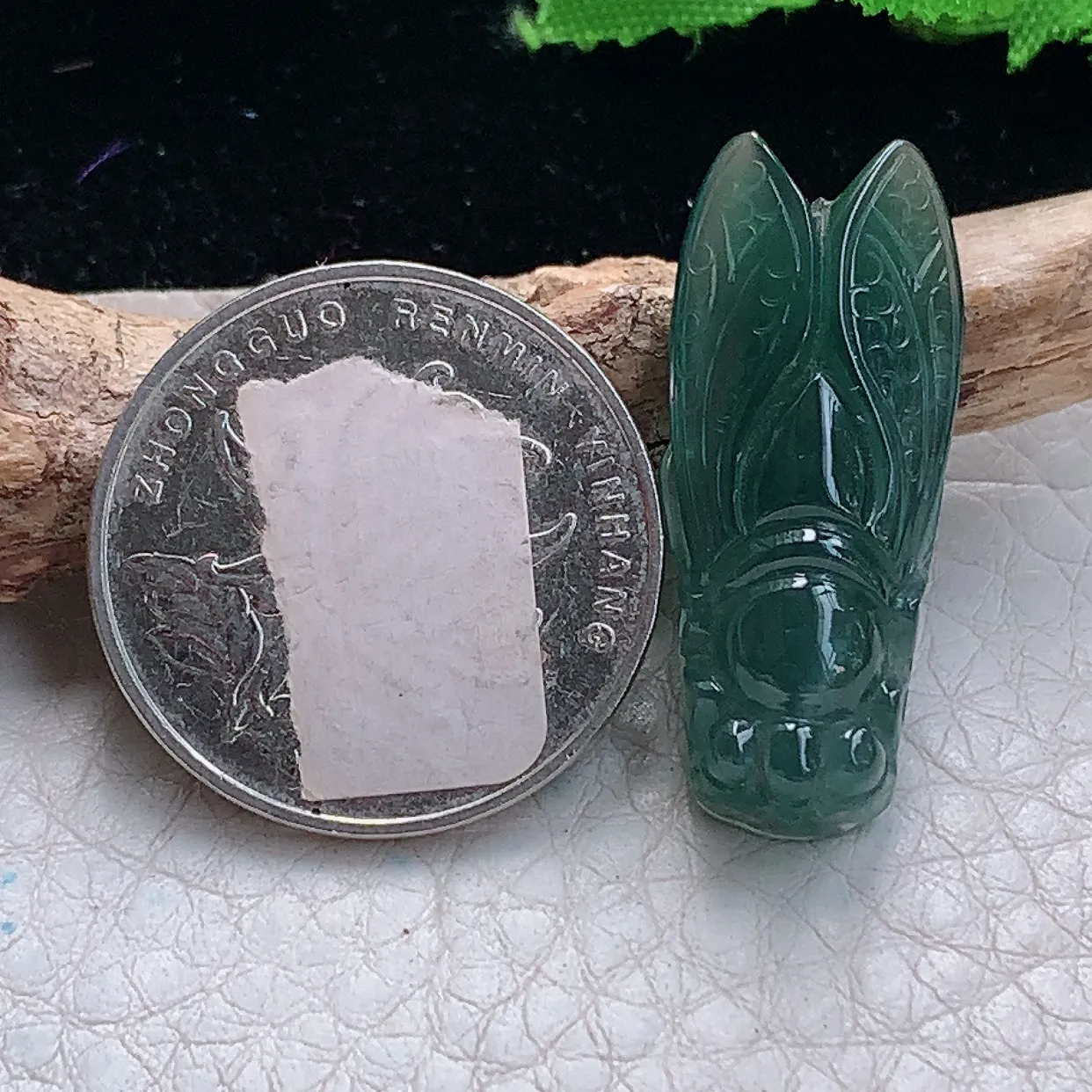 ajj实拍30.5*12.3*6.2翡翠精雕冰蓝一鸣惊人 蝉玉项坠 玉挂件