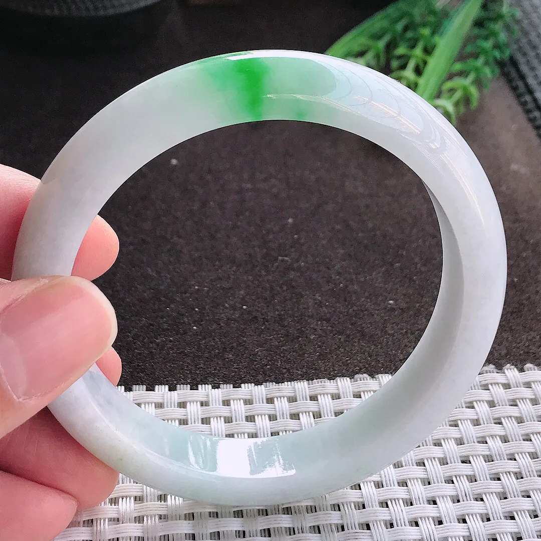 实拍A货翡翠60/12.8/8.5老坑精美温润飘翠阳绿手镯宽边玉镯手环