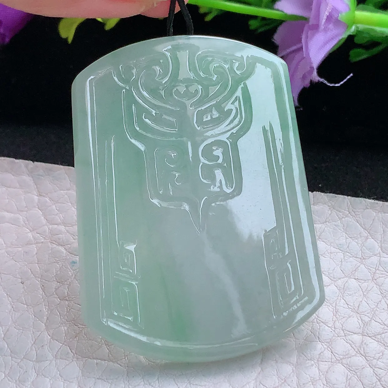 zen实拍53.3*39.6*3.8缅甸翡翠清新飘绿平安无事牌玉挂件 毛衣坠