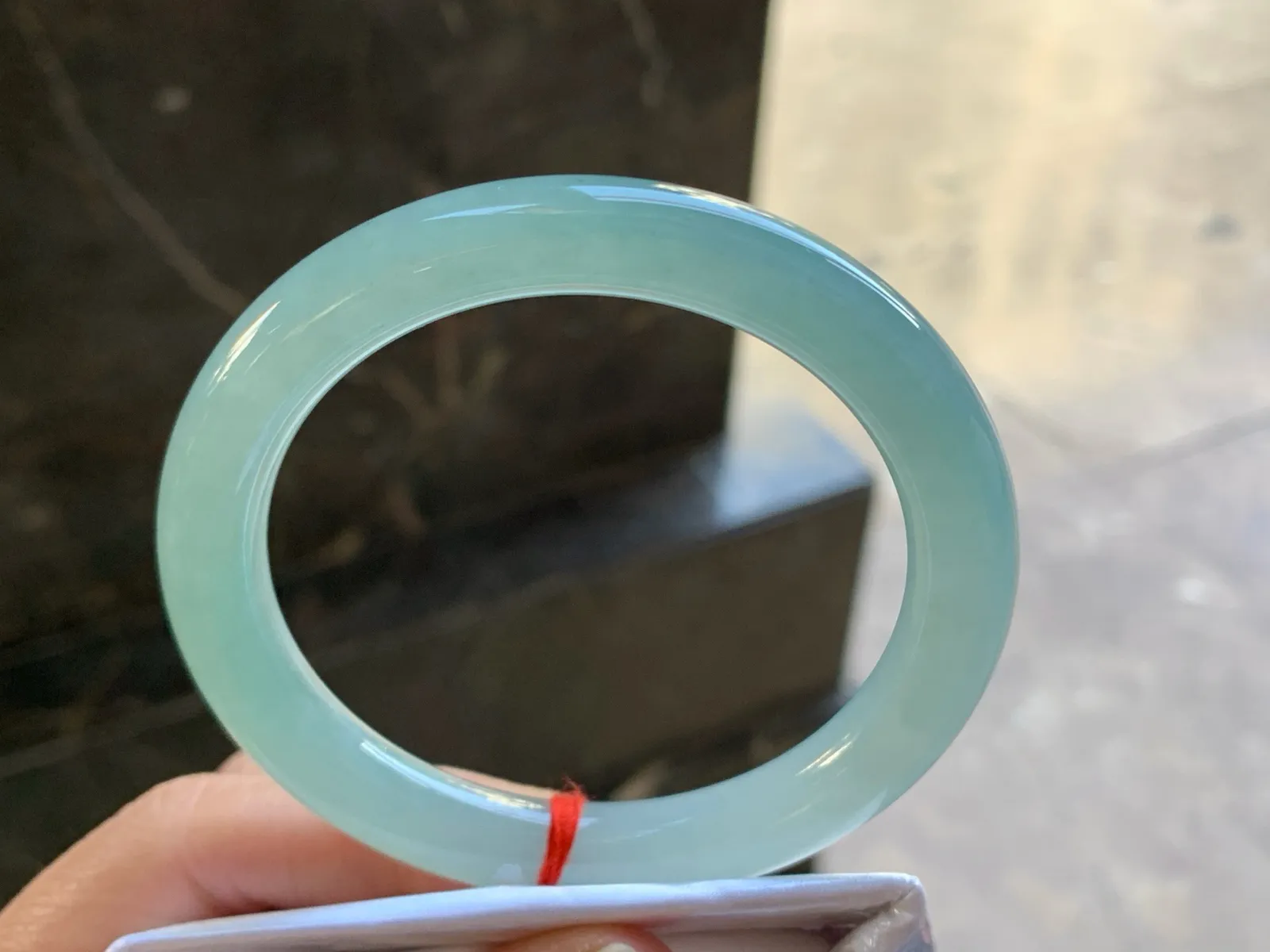 57-9.5

冰蓝圆条手镯^_^清新