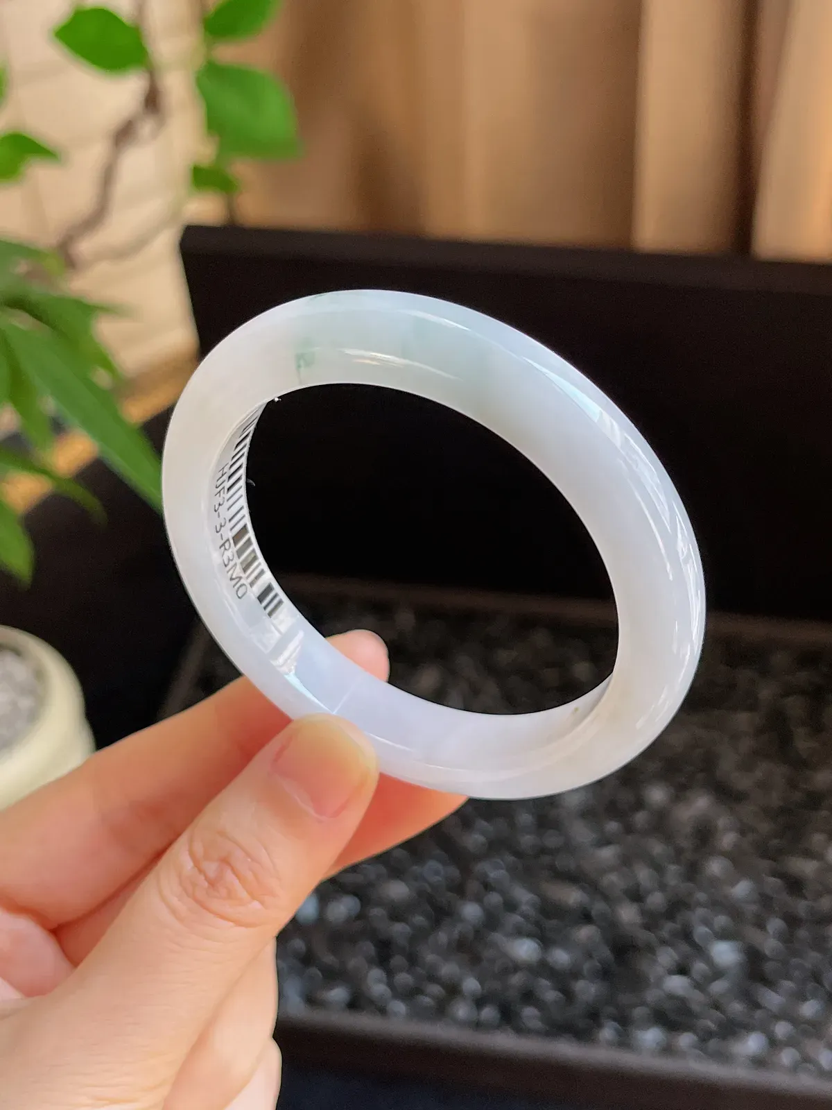 正圈53圈口，翡翠冰糯种白色手镯