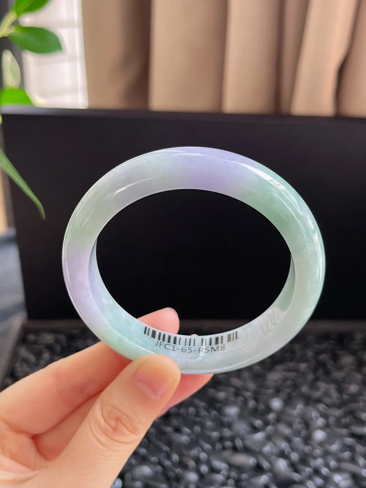 正圈56.5圈口，翡翠糯化种春带彩手镯