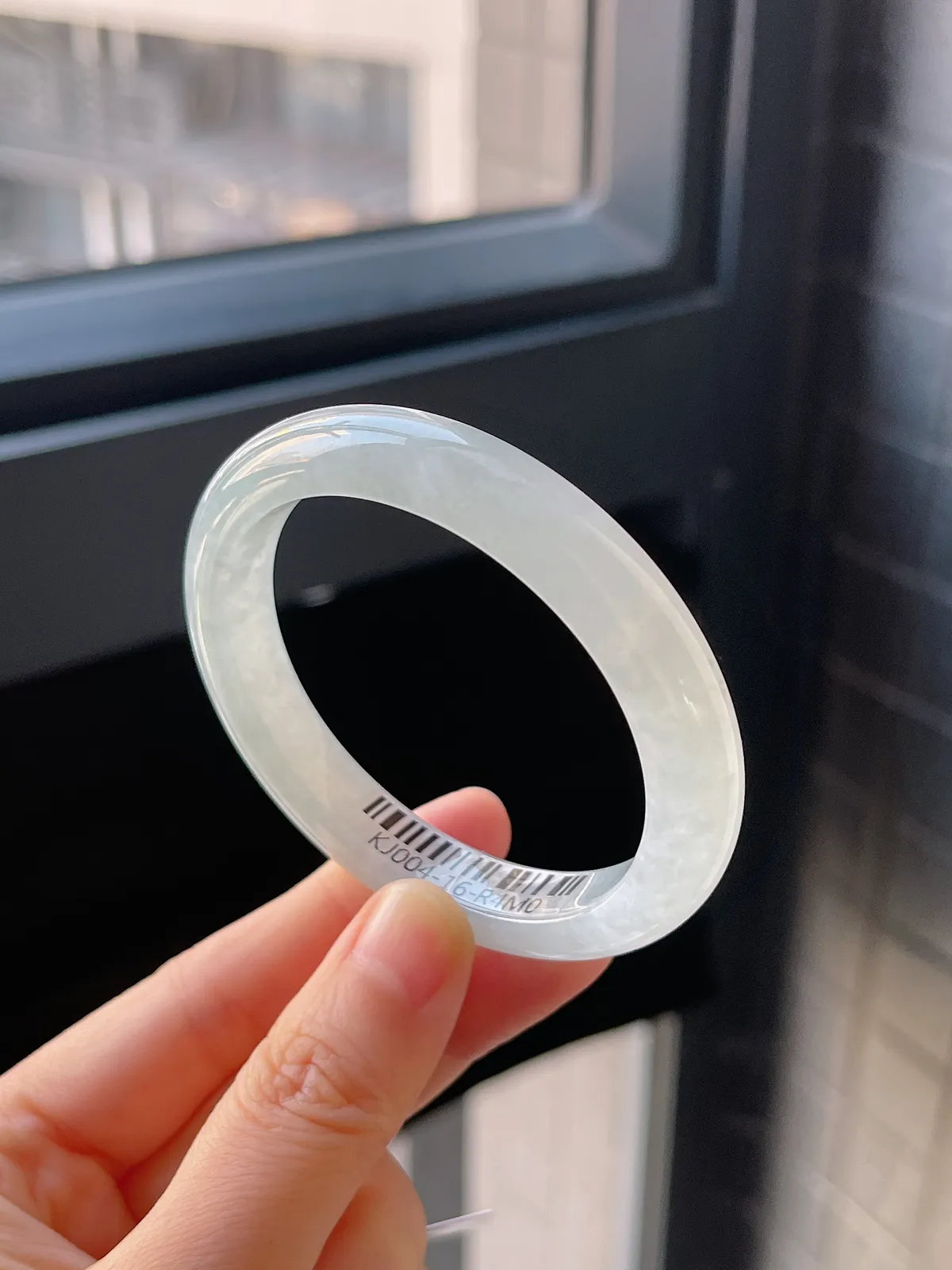 贵妃镯54.6圈口，翡翠冰糯种白色手镯