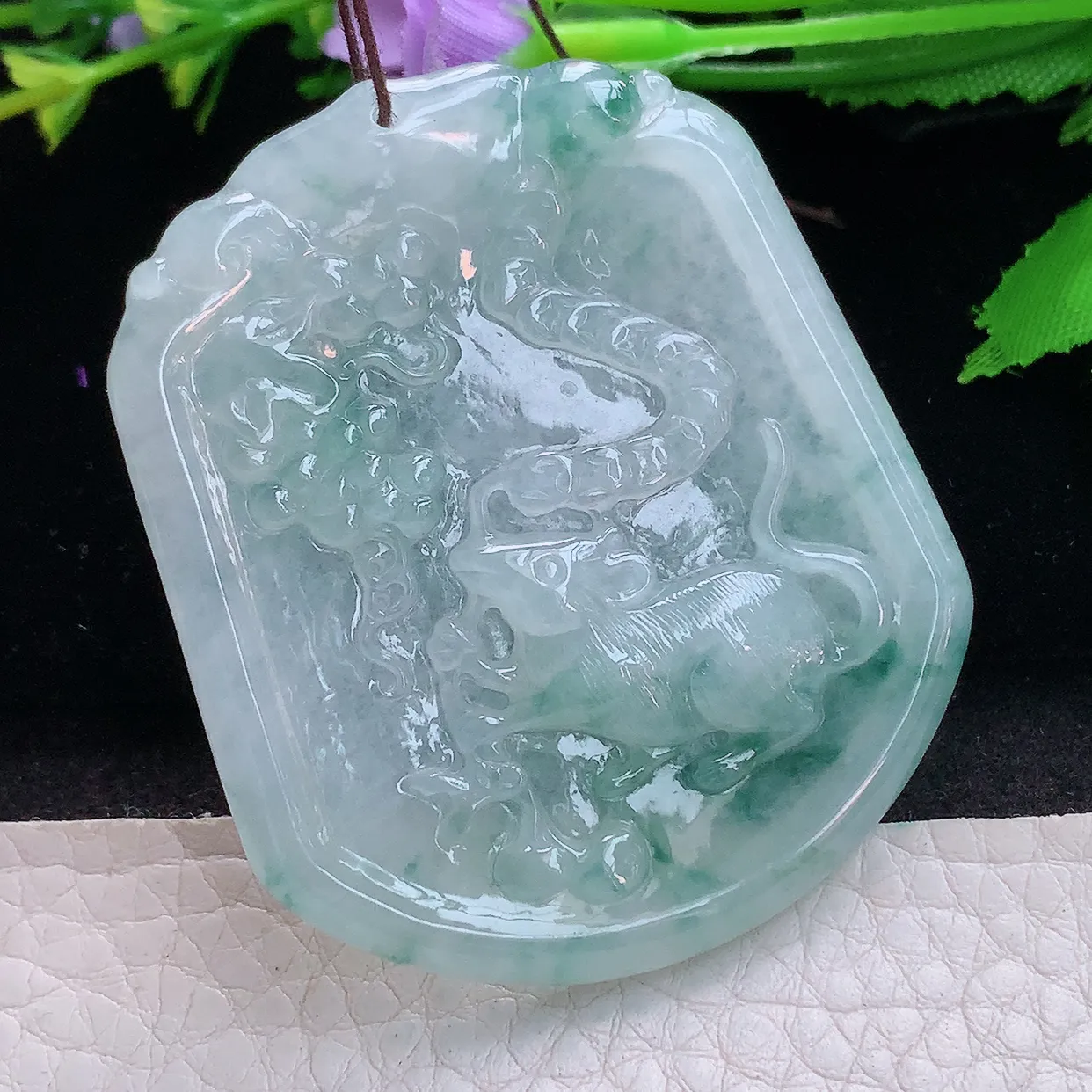 yn实拍54*45.5*4.8缅甸翡翠精雕冰飘花招财鼠生肖鼠玉项坠 玉挂件