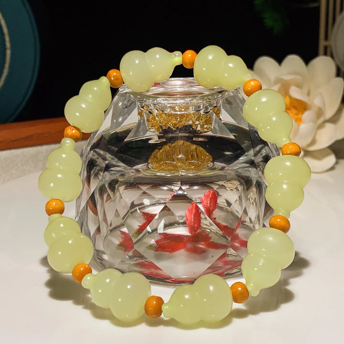 新疆和田玉若羌黄口料福禄葫芦手串。单颗尺寸17/12！玉质细腻油润。手推出油。佩戴高端典雅。lt25