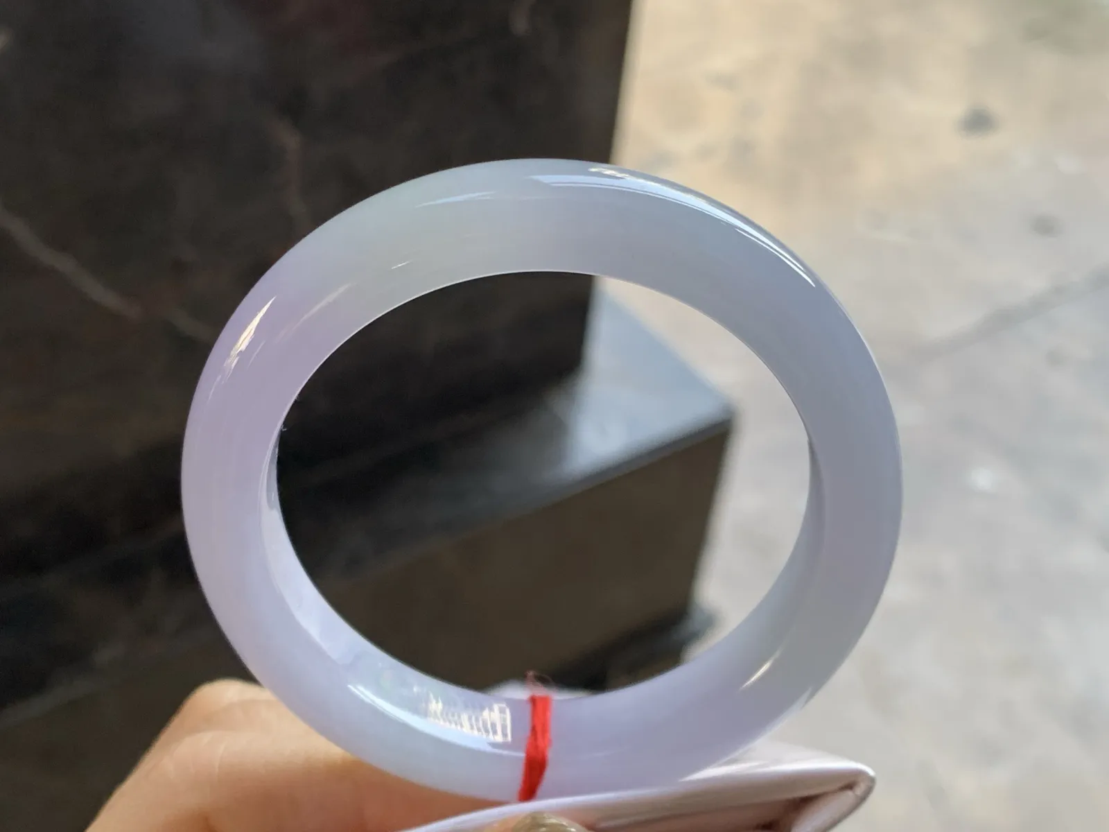 春色手镯
尺寸：56.5-11.7-9.2mm
水润清秀 上手漂亮