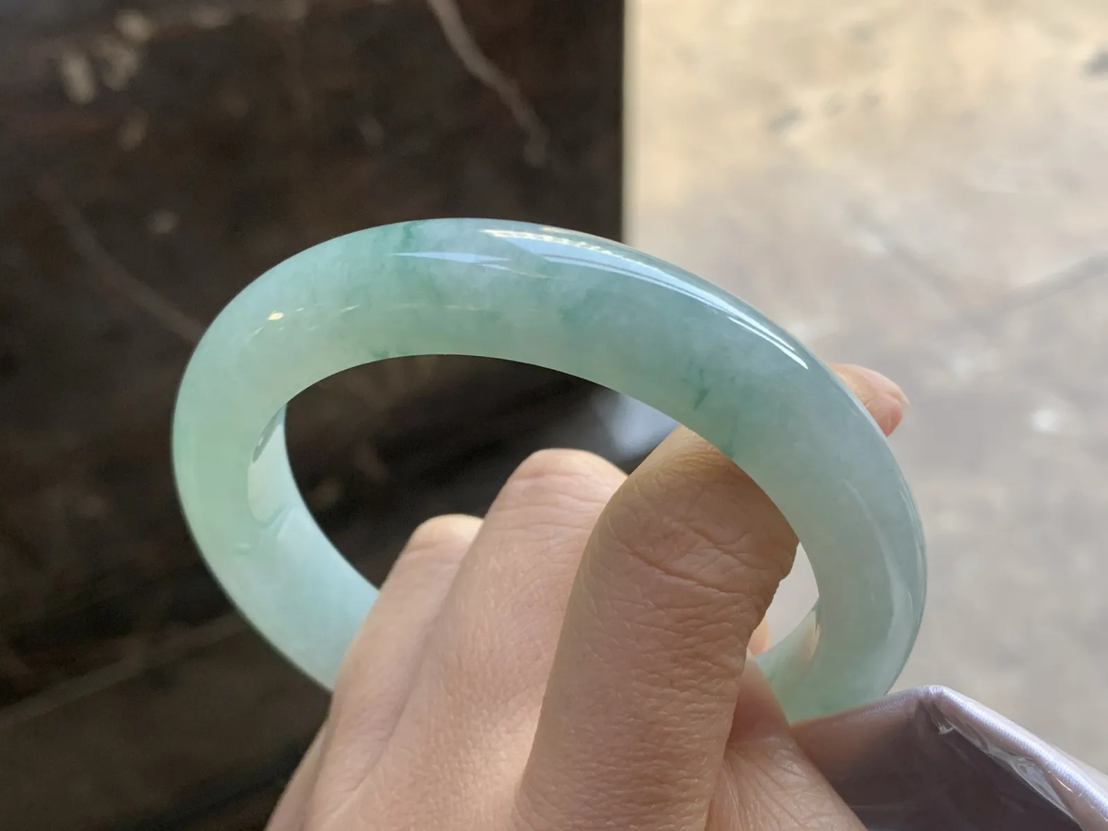 60-12.3-9.8

蓝花手镯^_^大圈 细腻