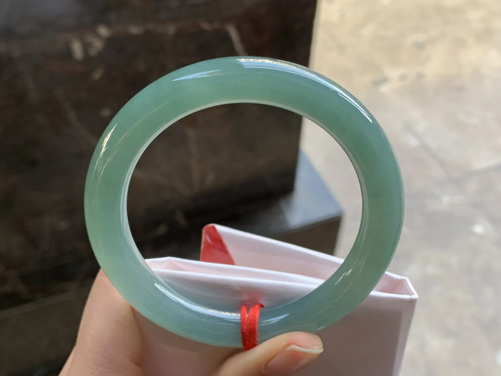 57-10

蓝水圆条手镯^_^鲜艳浓郁 起光