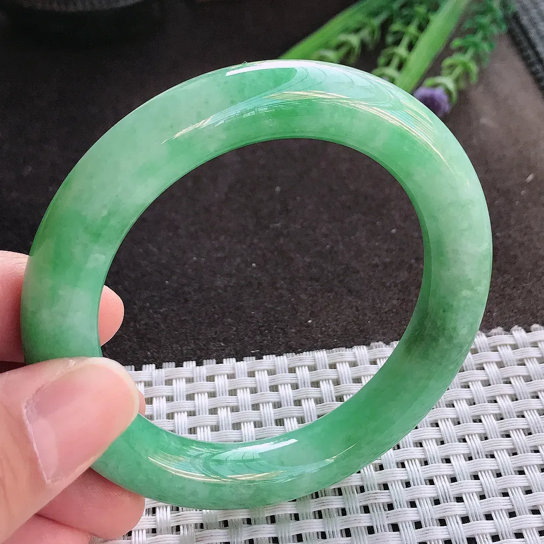 实拍A货翡翠55.5/11.3/11老坑精美温润满绿圆条手镯玉镯手环