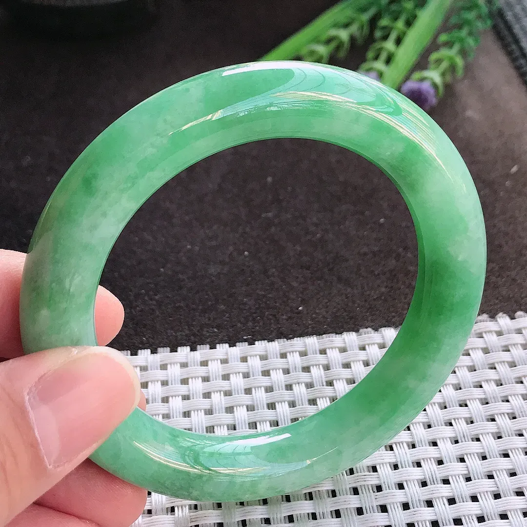 实拍A货翡翠55.5/11.3/11老坑精美温润满绿圆条手镯玉镯手环